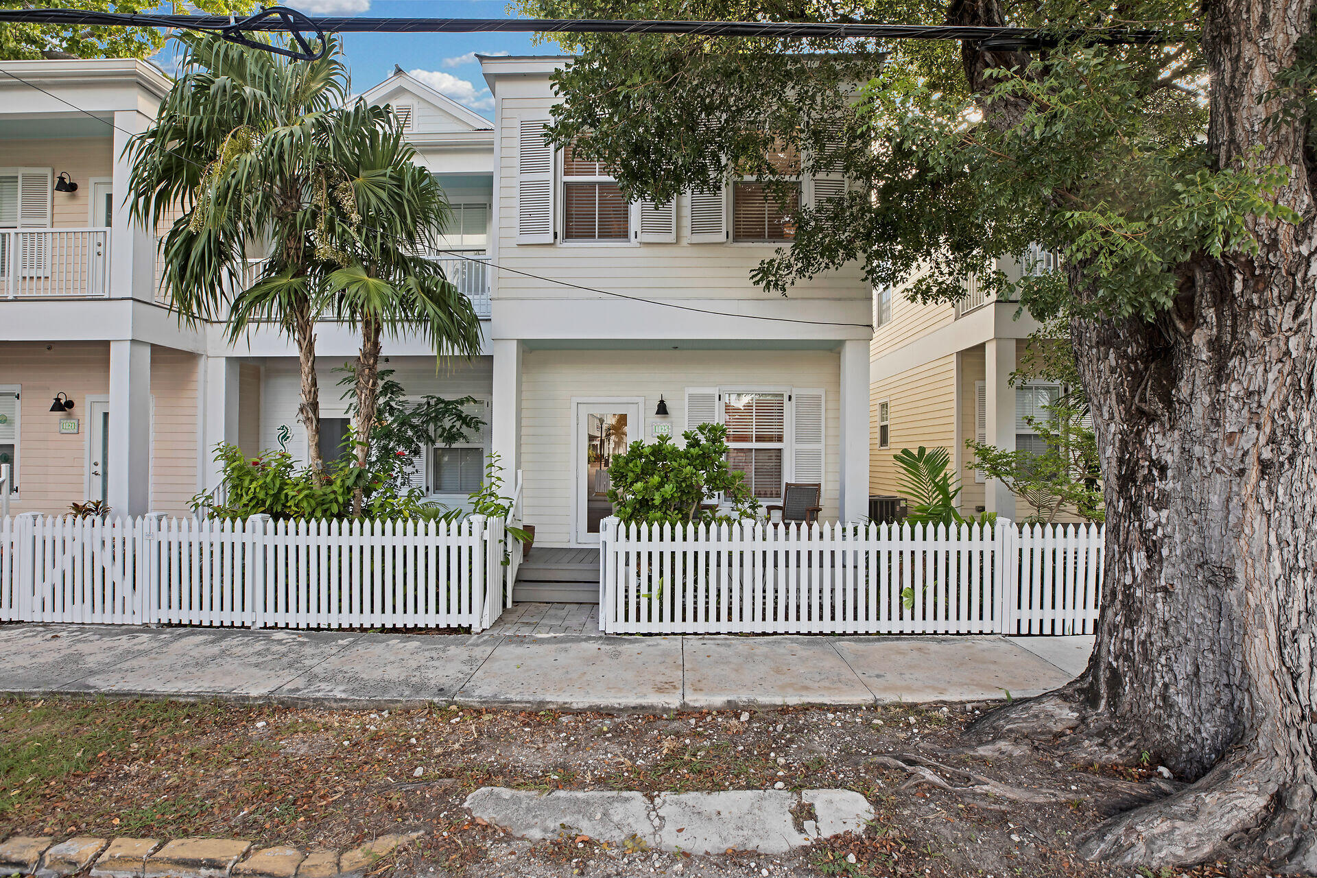 1025 Simonton Street