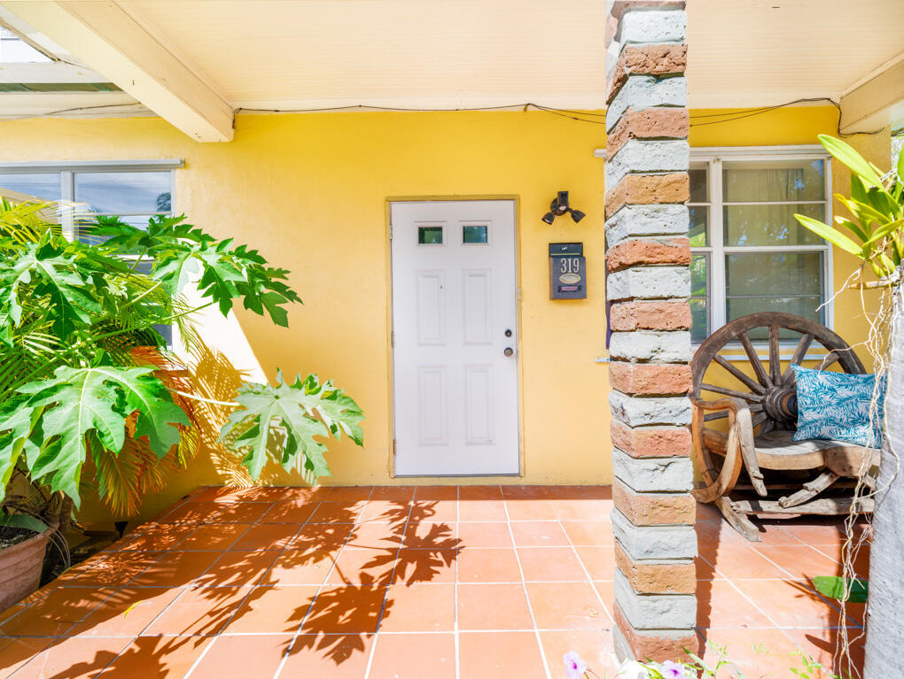 319 Julia Street