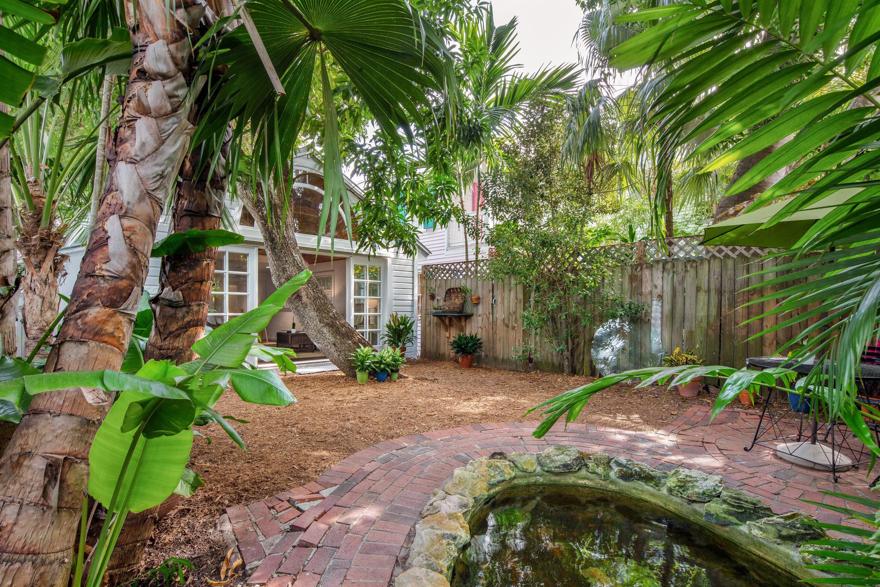 804 Ashe Street