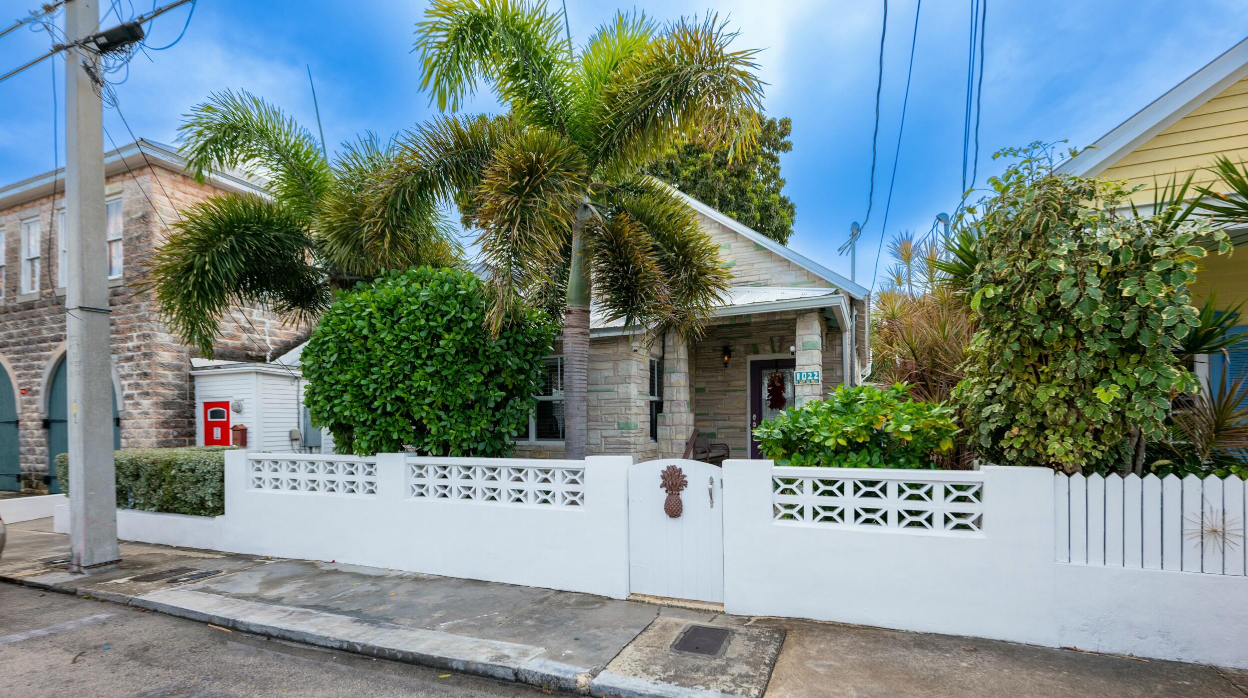 1022 Grinnell Street