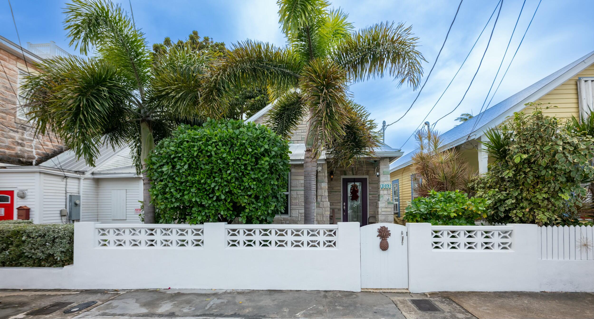 1022 Grinnell Street