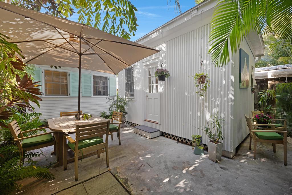 1213 Watson Street
