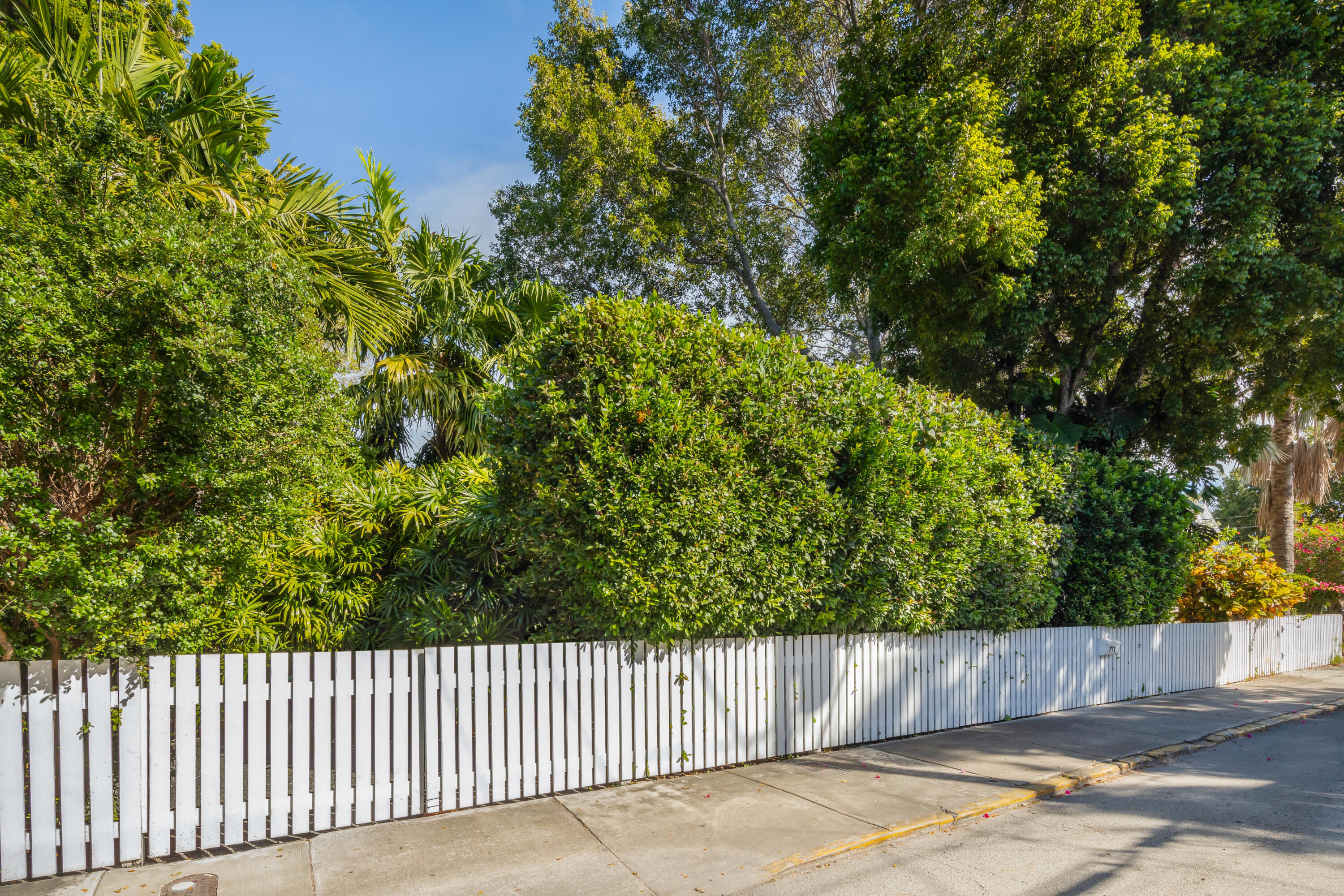 711 Ashe Street