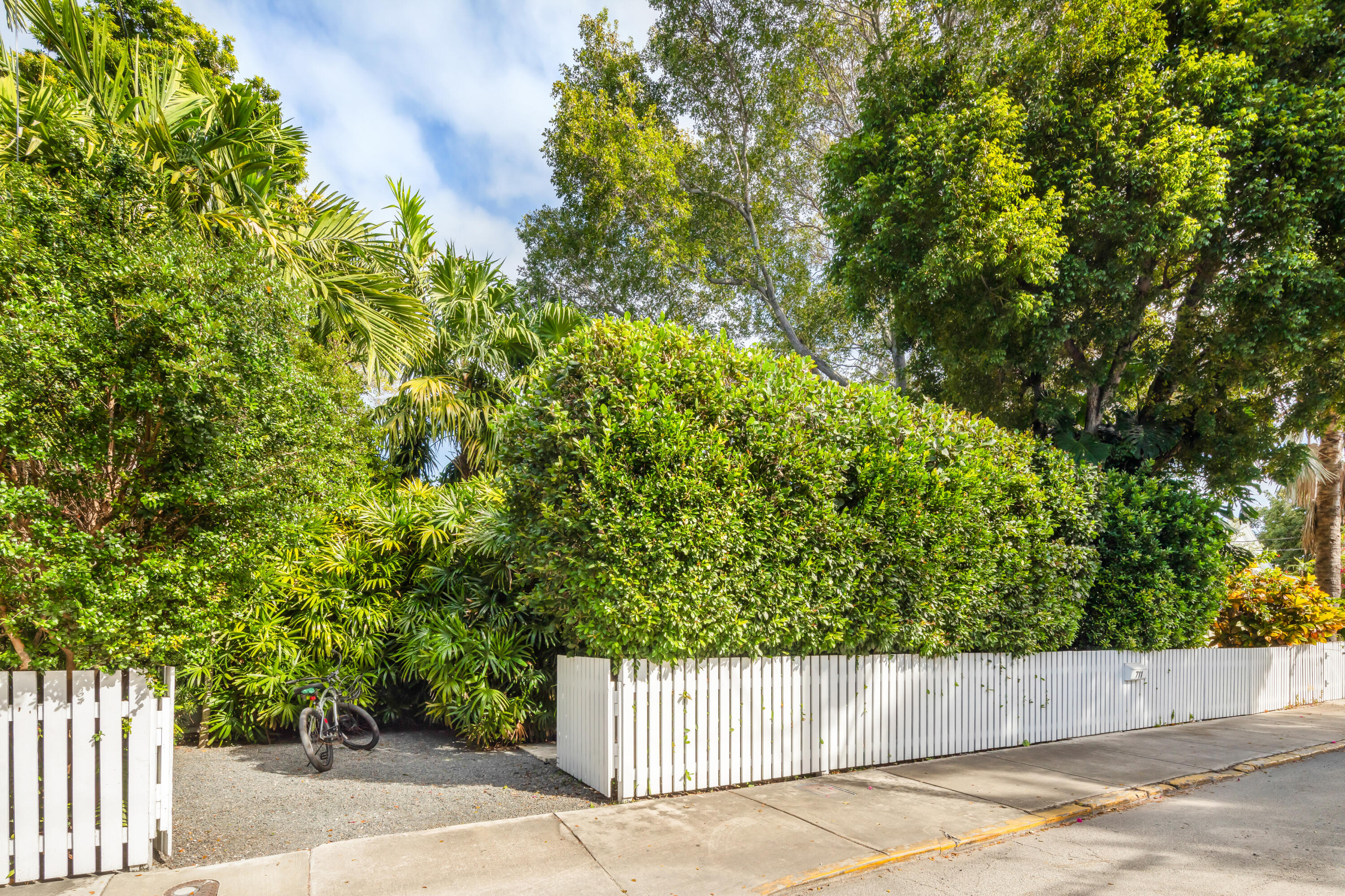 711 Ashe Street