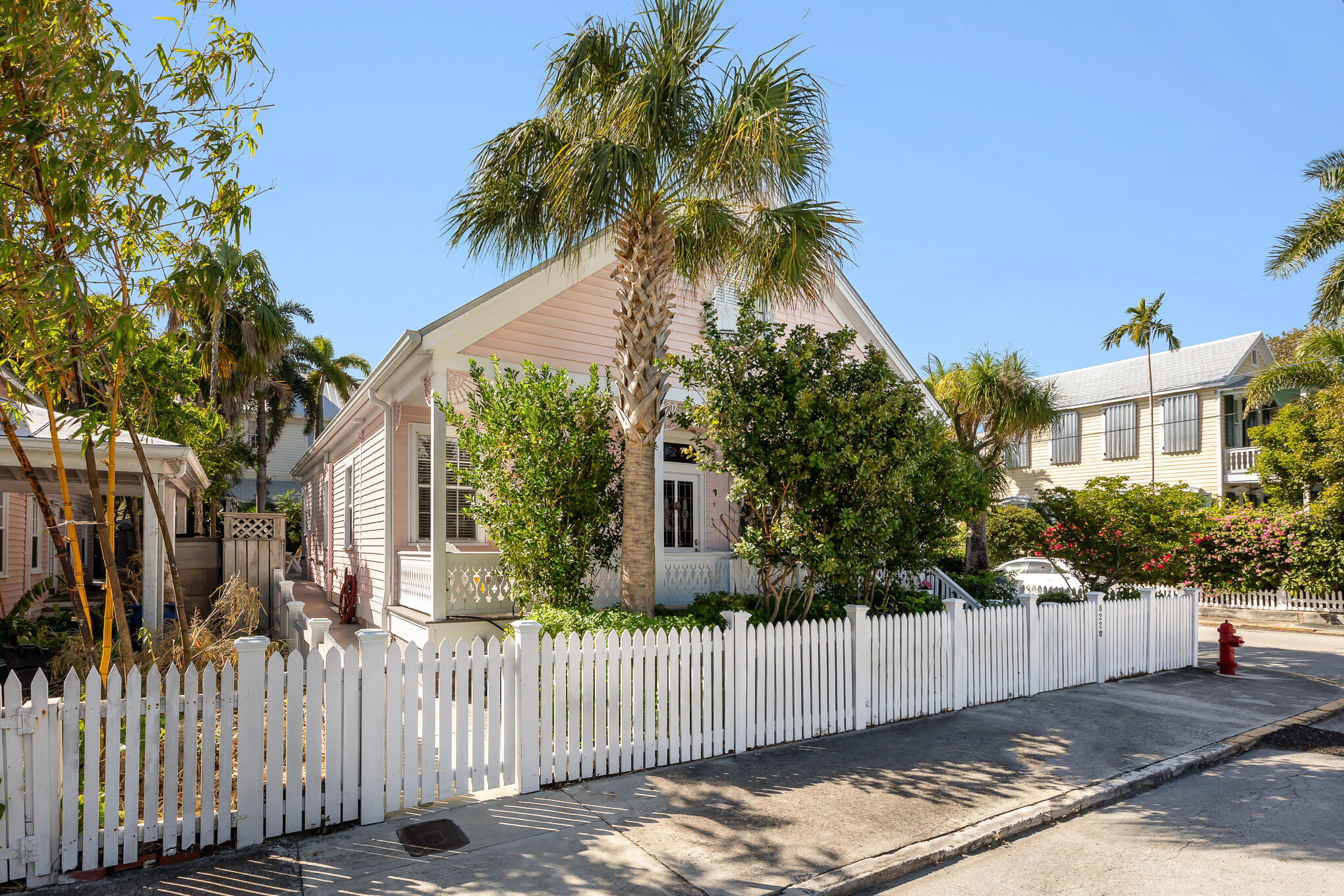 822 Georgia Street