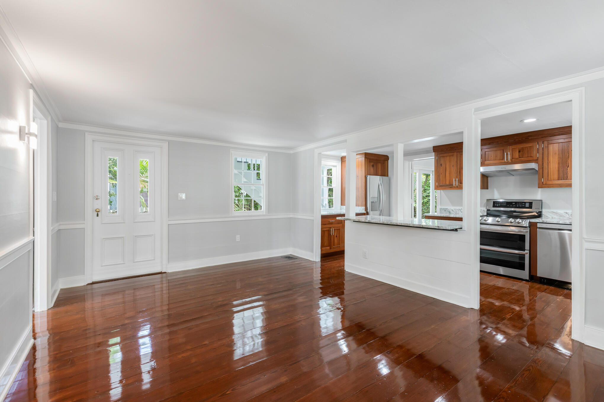 408 William St