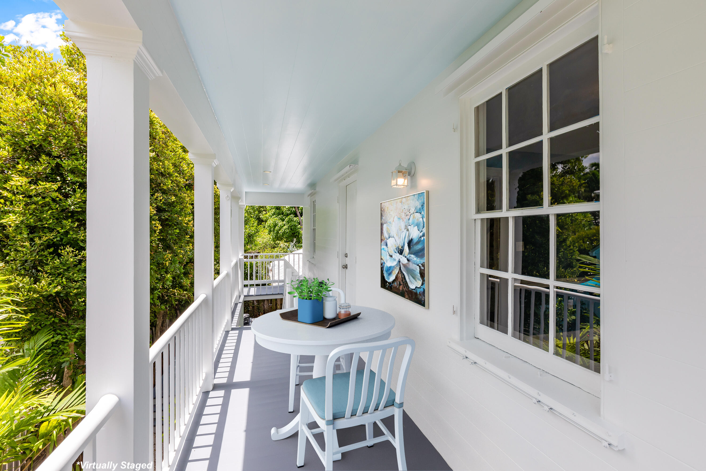 408 William St