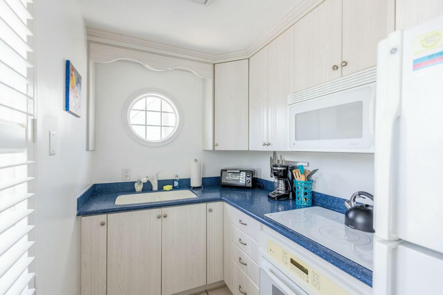 206 Southard Street Unit: 8