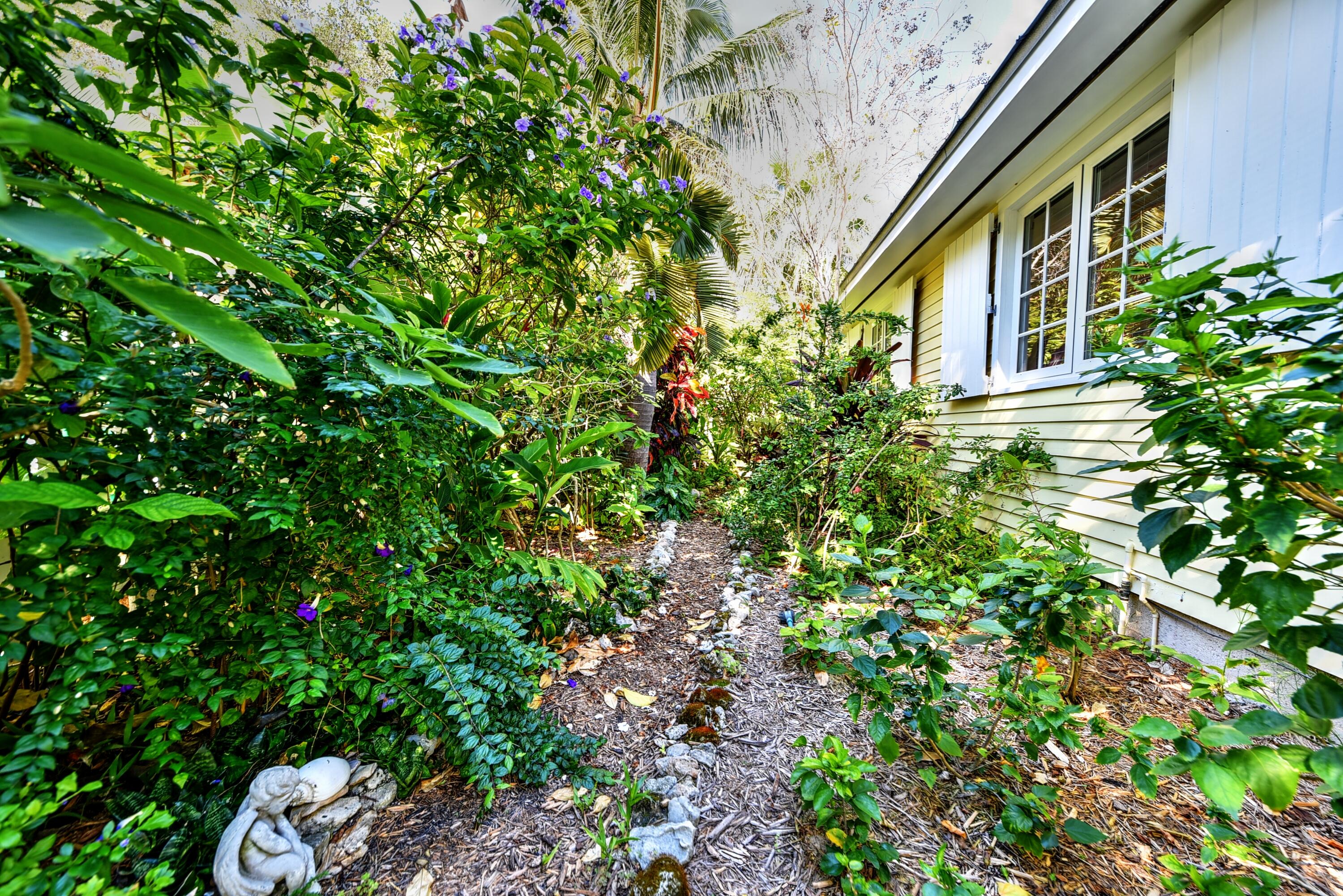 812 Carsten Lane