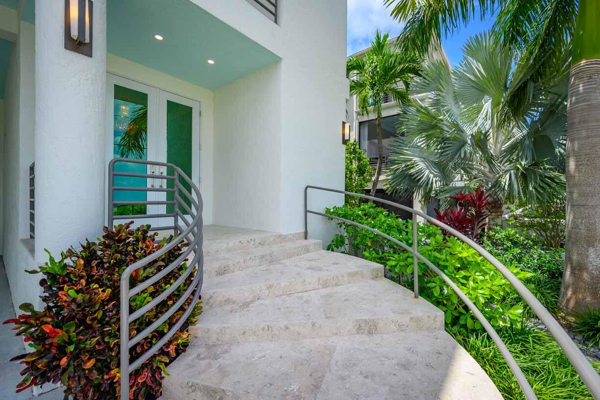 24 Floral Avenue