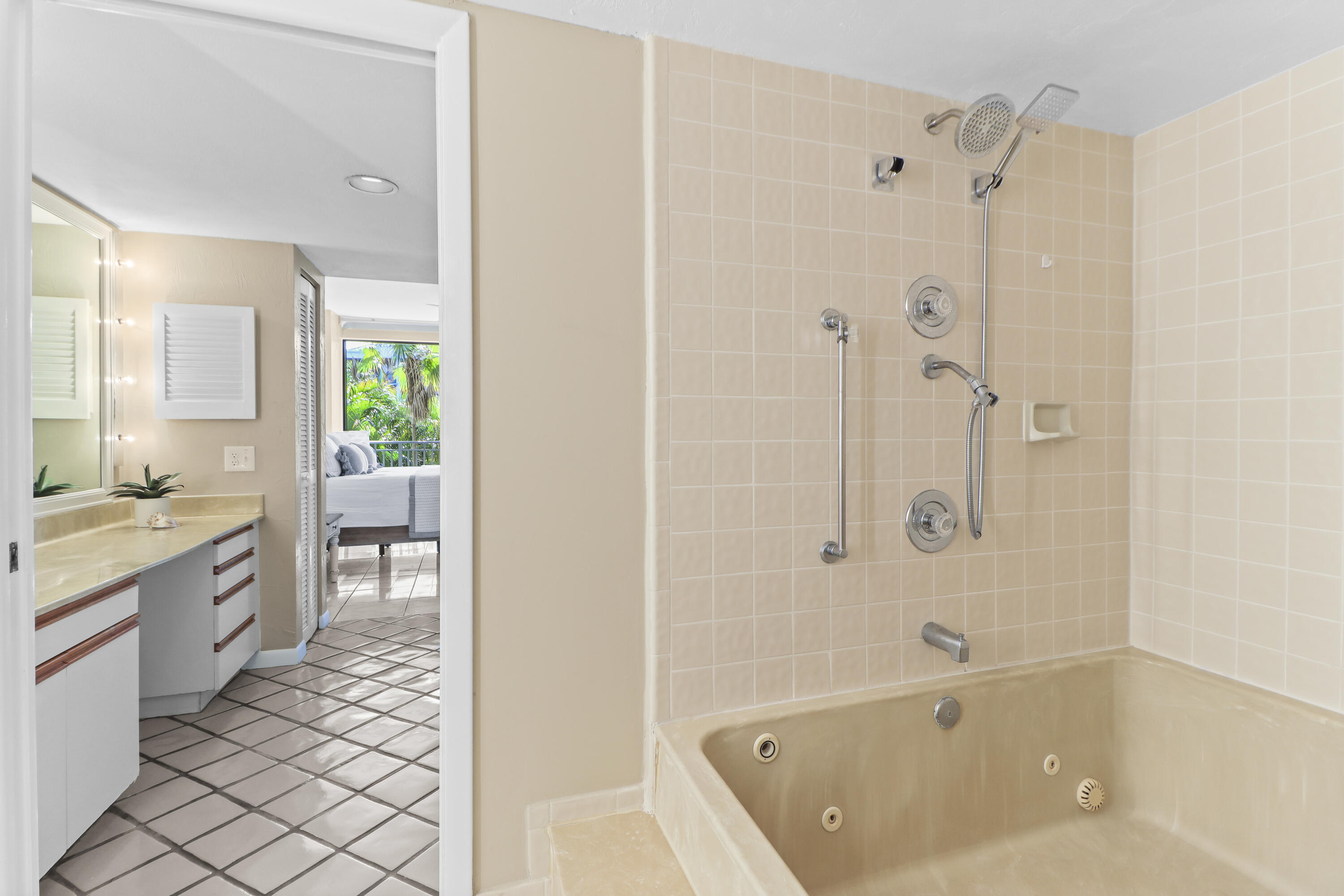 1800 Atlantic Boulevard Unit: 220C