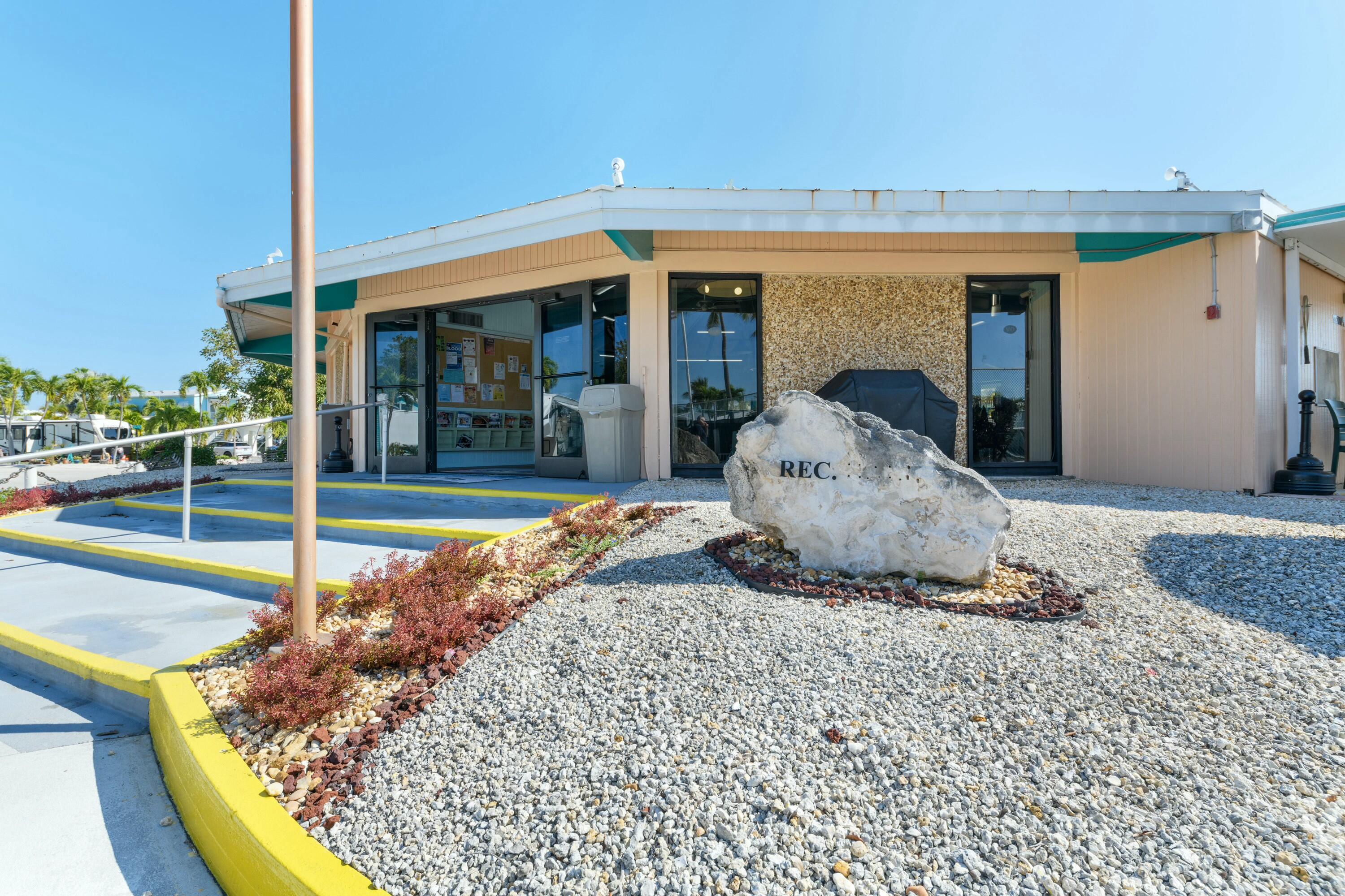 701 Spanish Main Drive Unit: 384