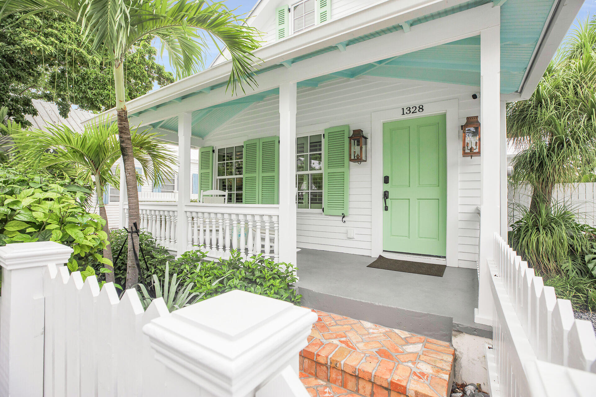 1328 Duncan Street