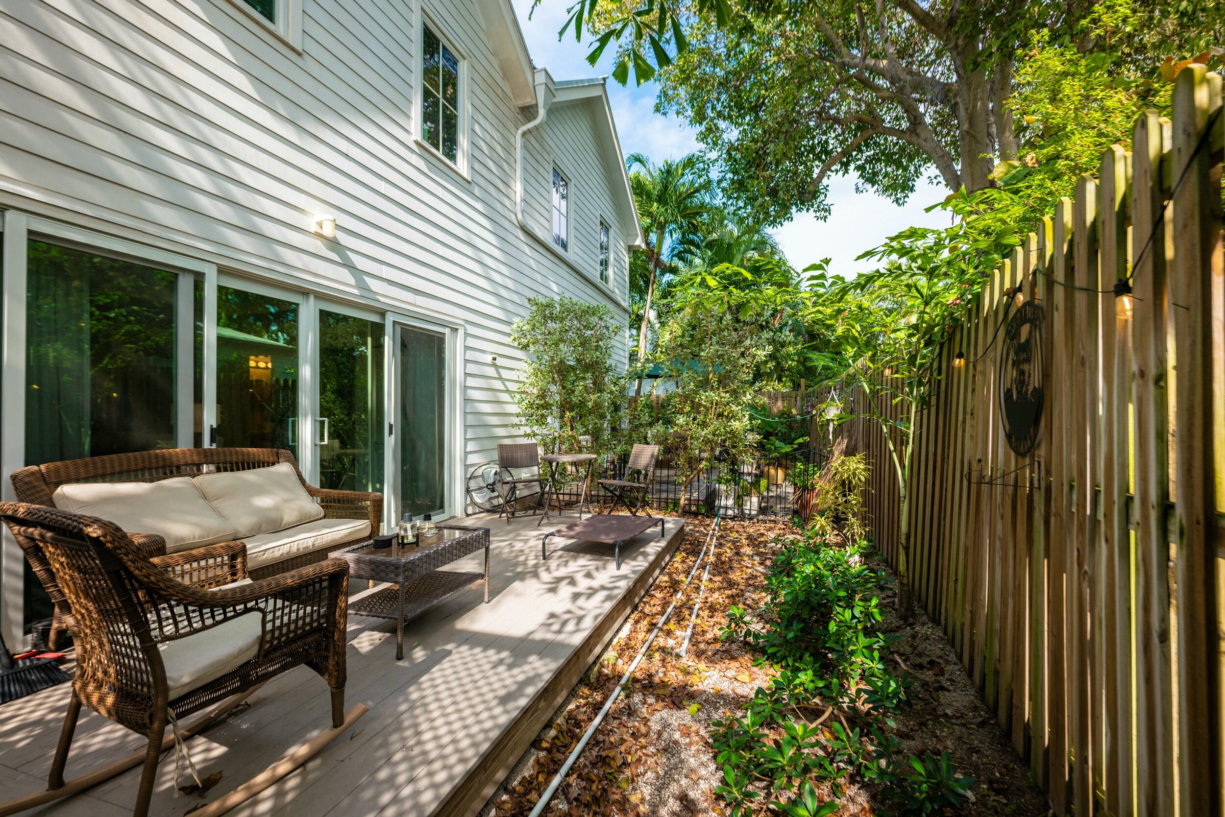 1028-1030 Truman Avenue