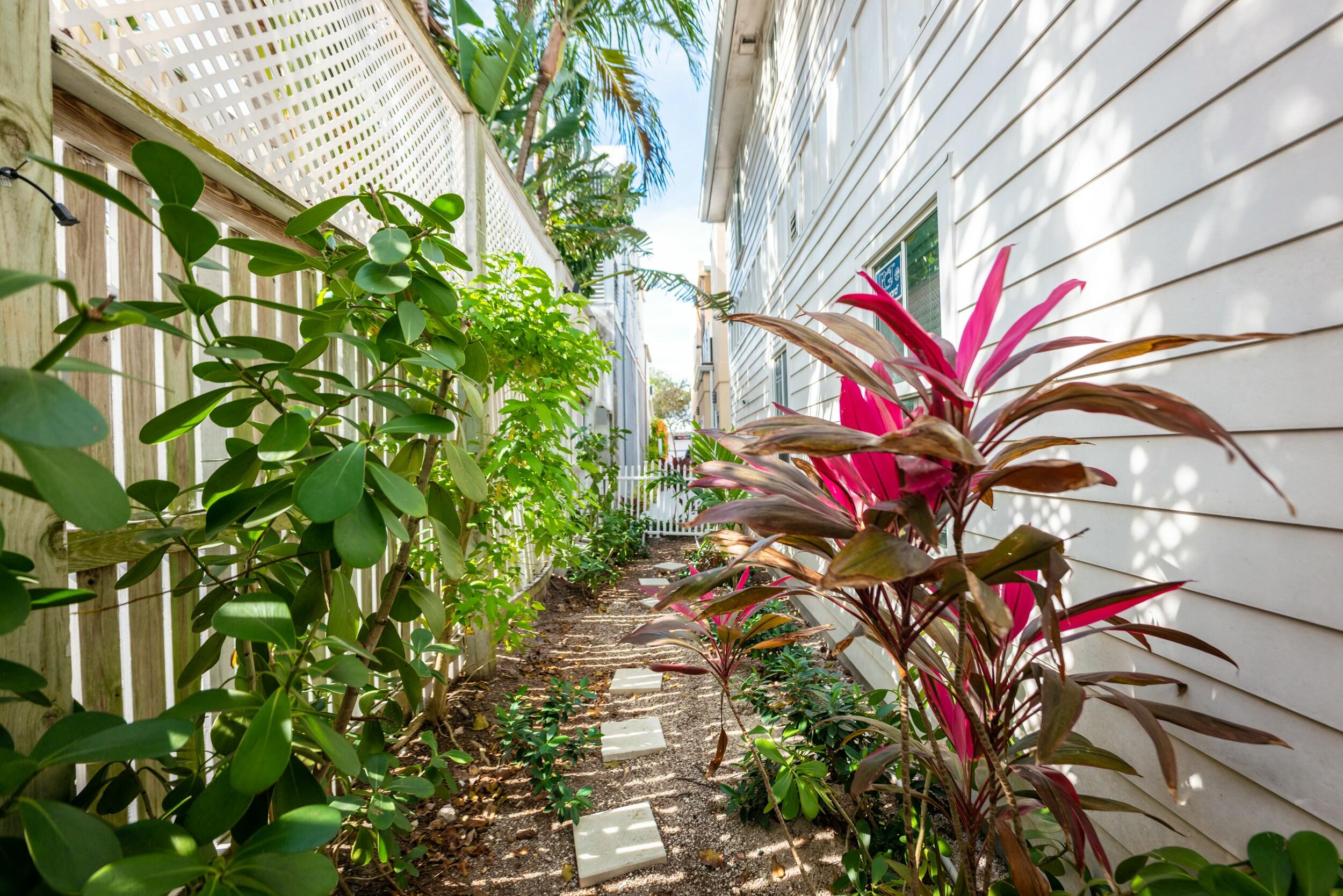 1028-1030 Truman Avenue