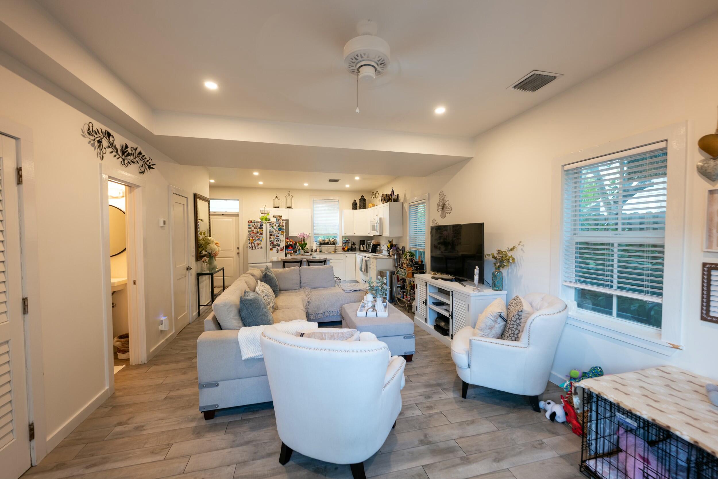 1028-1030 Truman Avenue