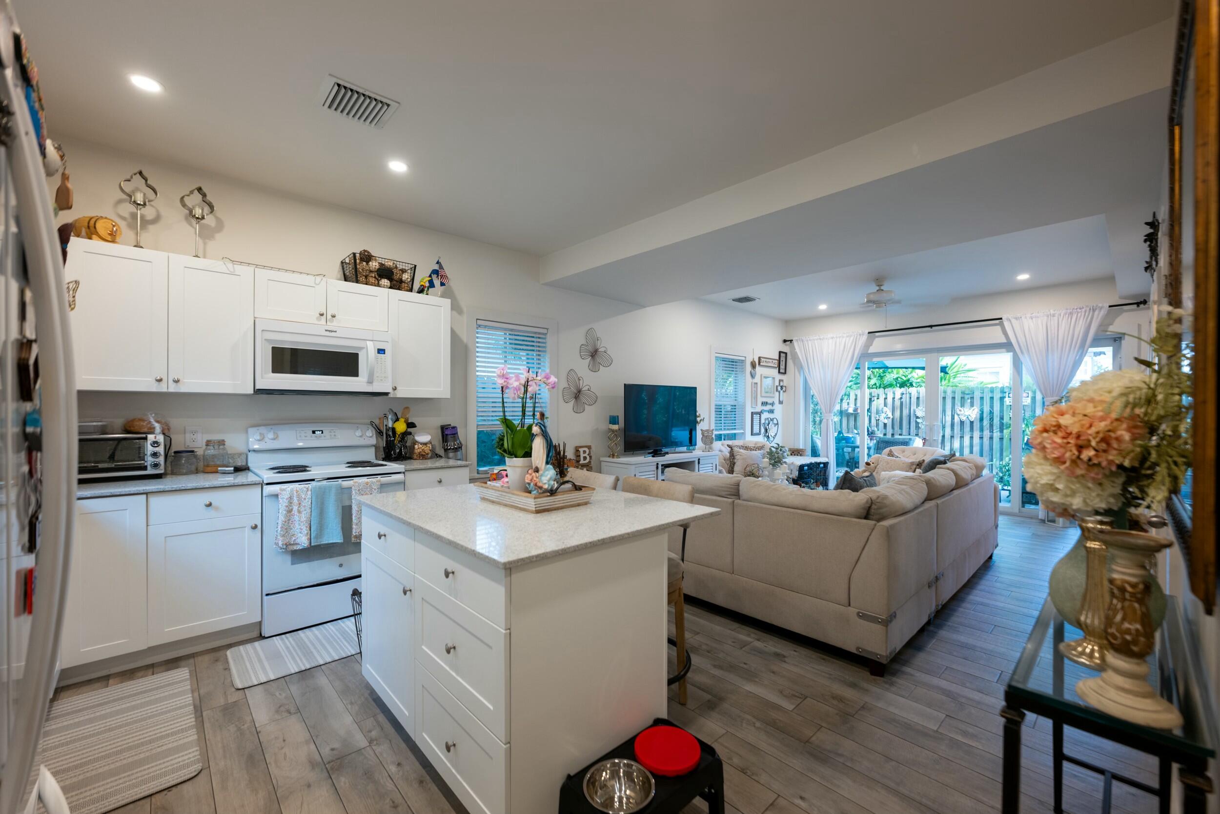 1028-1030 Truman Avenue