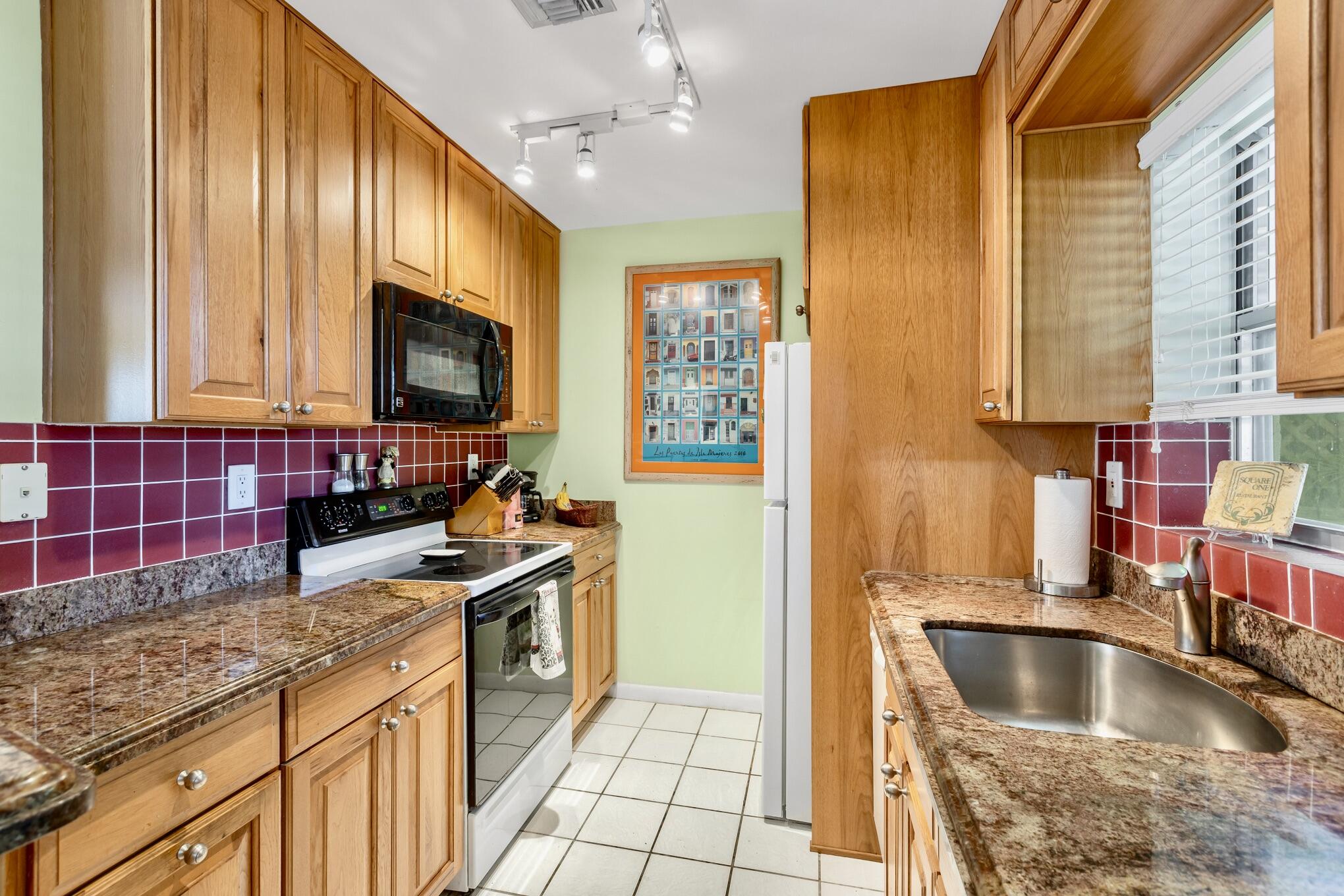 3255 Duck Avenue Unit: 3
