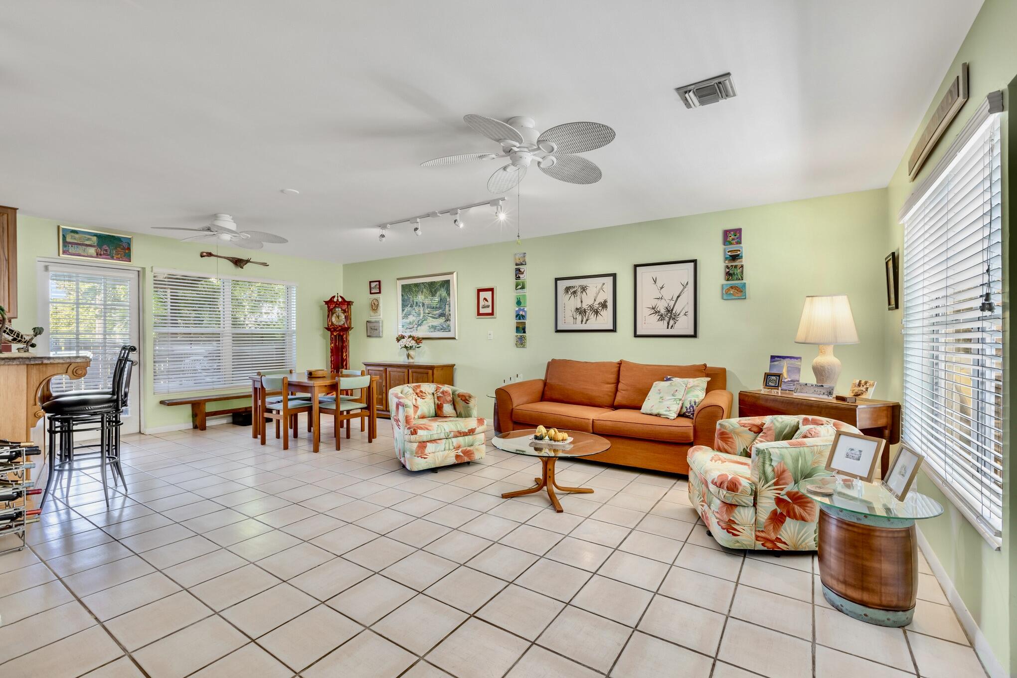 3255 Duck Avenue Unit: 3
