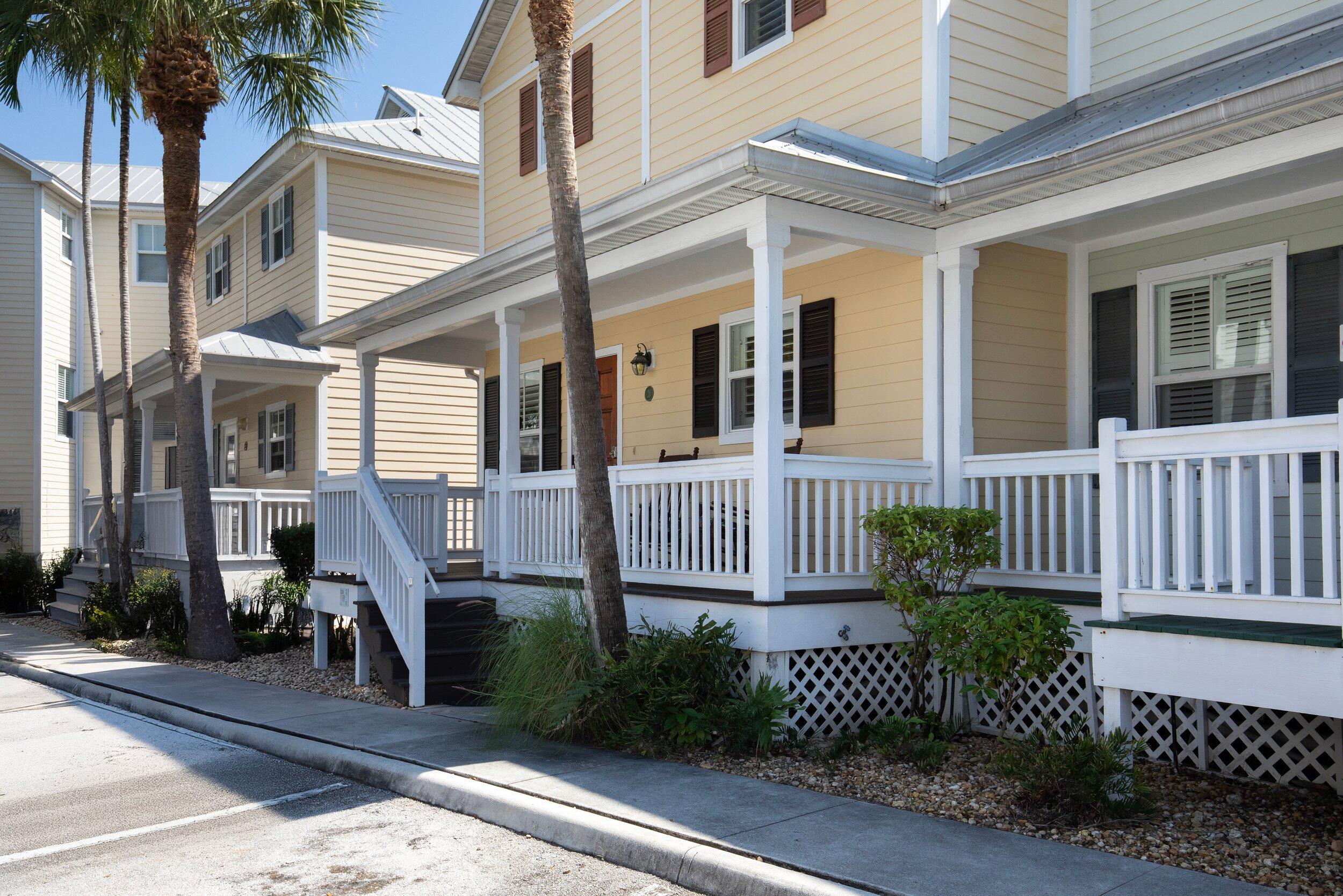 26 Coral Way