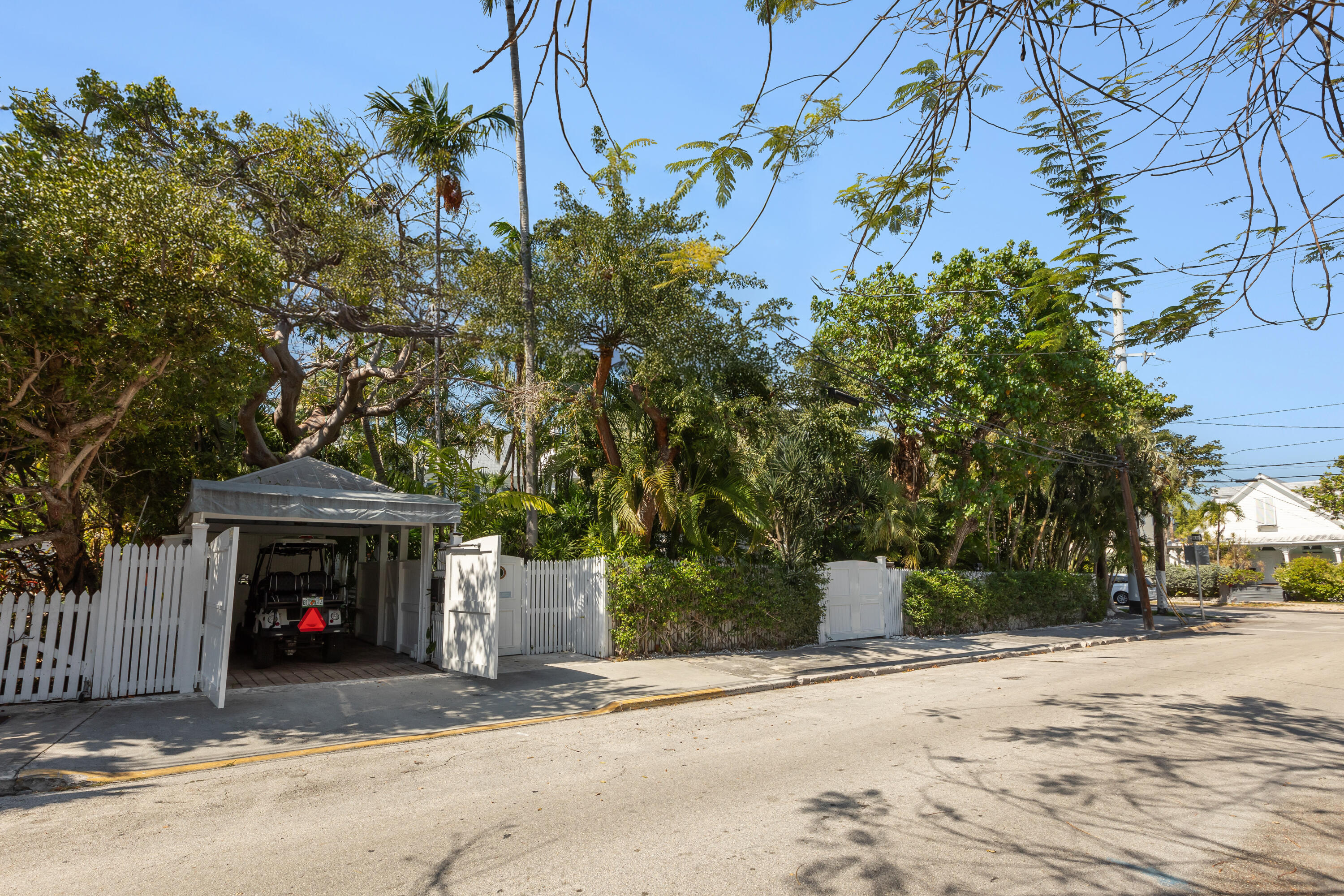 810 Eisenhower Drive