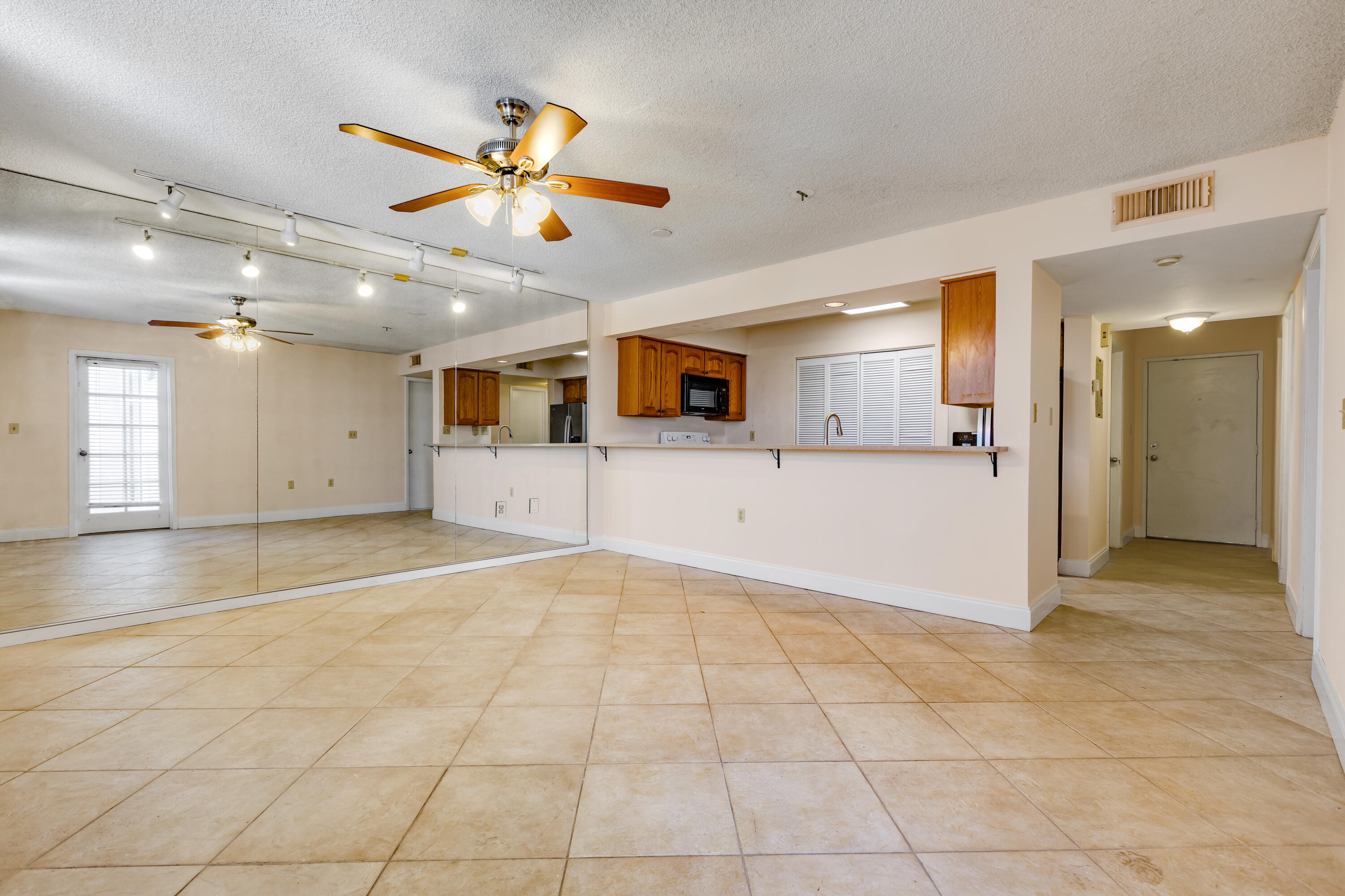 3930 S 3930 Roosevelt Boulevard Unit: N302