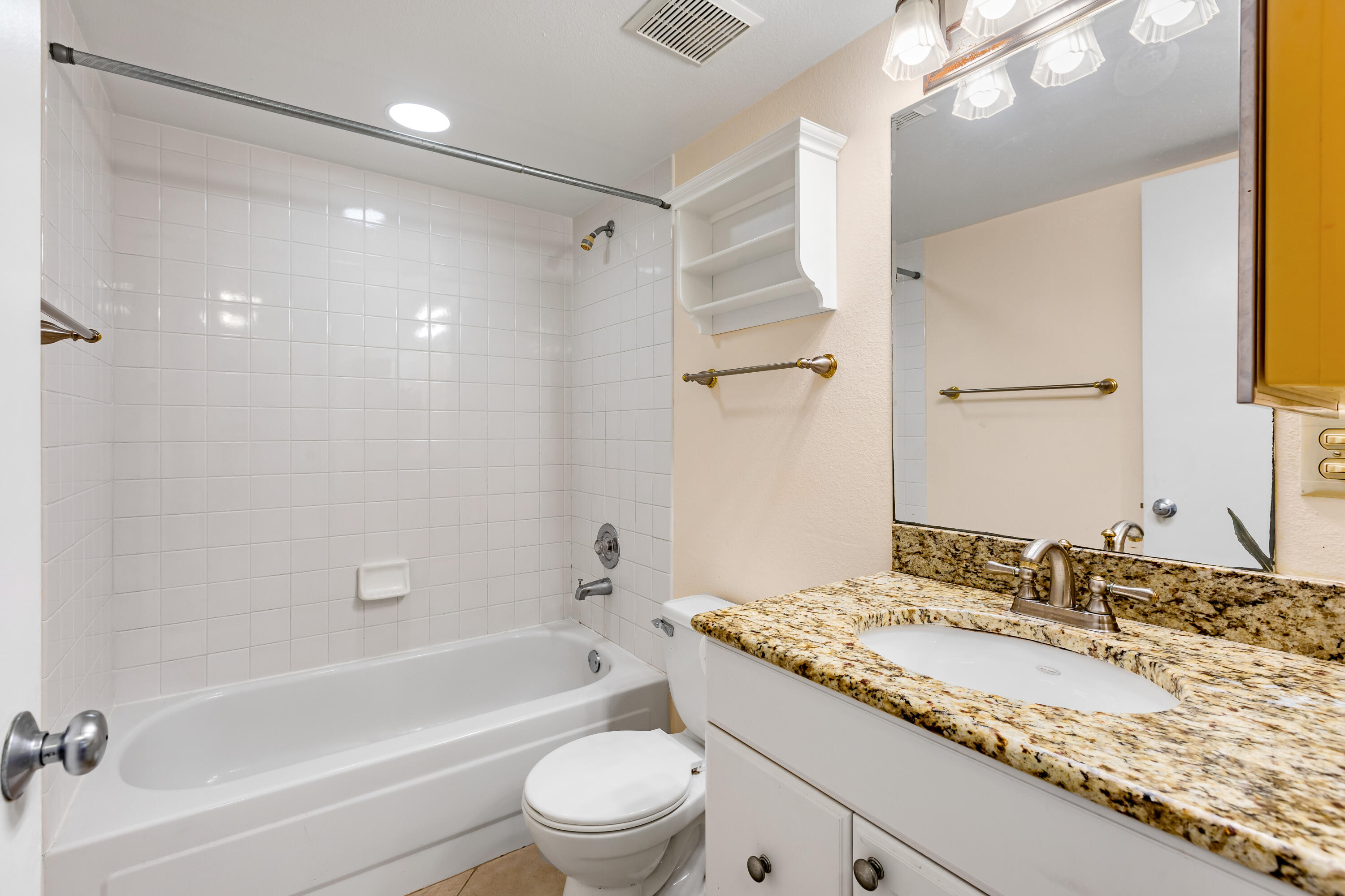 3930 S 3930 Roosevelt Boulevard Unit: N302