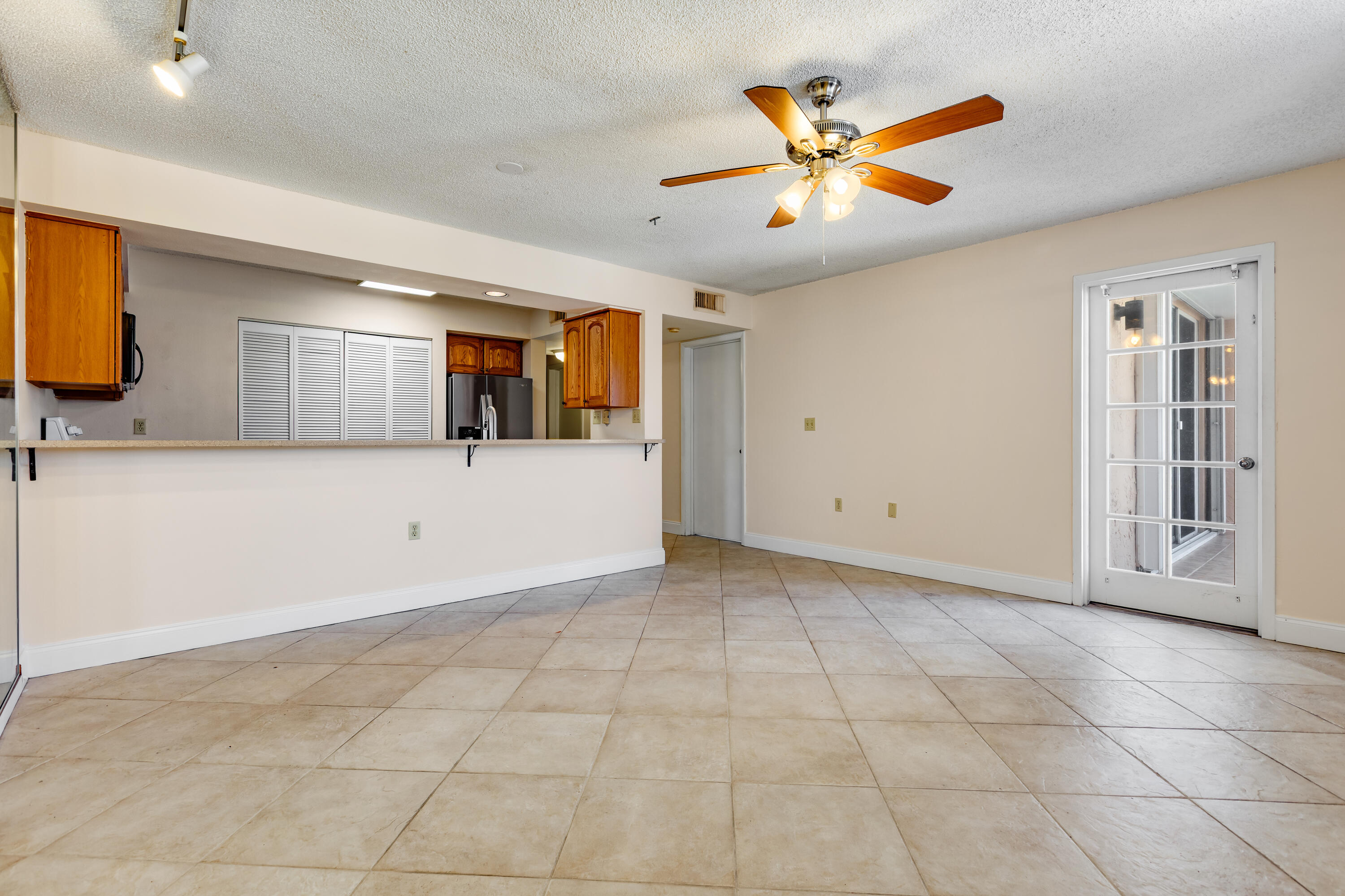 3930 S 3930 Roosevelt Boulevard Unit: N302