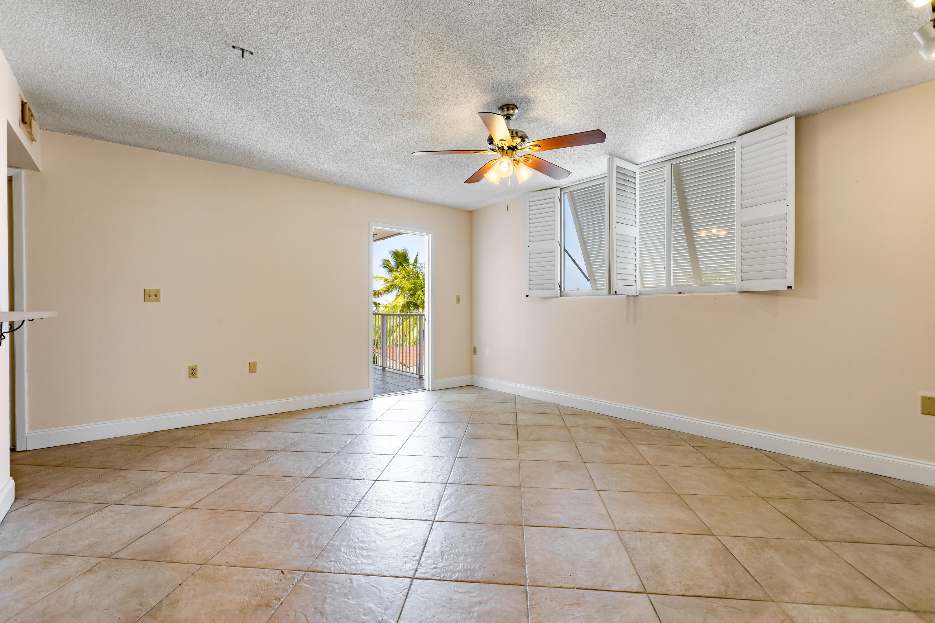 3930 S 3930 Roosevelt Boulevard Unit: N302