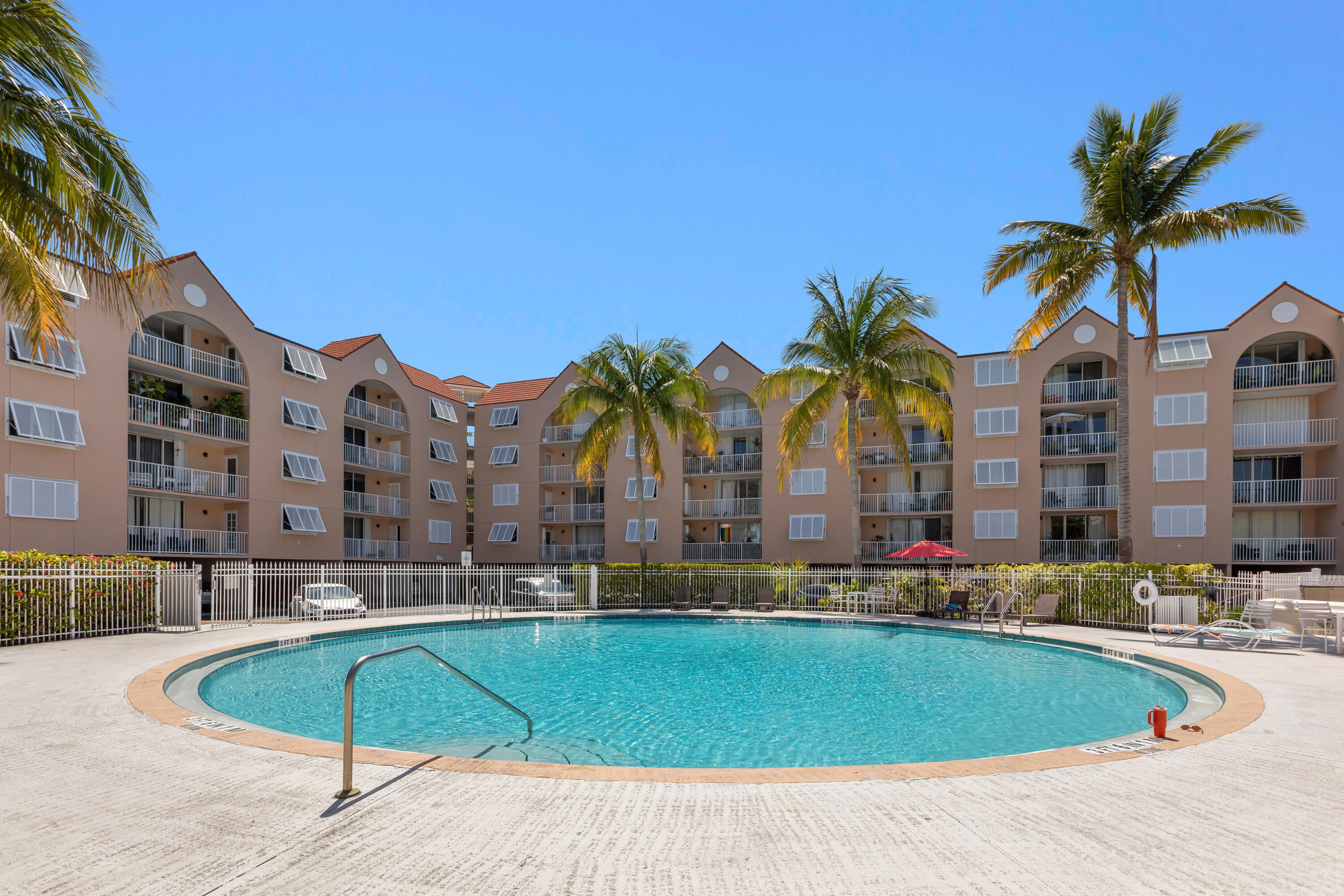3930 S Roosevelt Boulevard Unit: E104