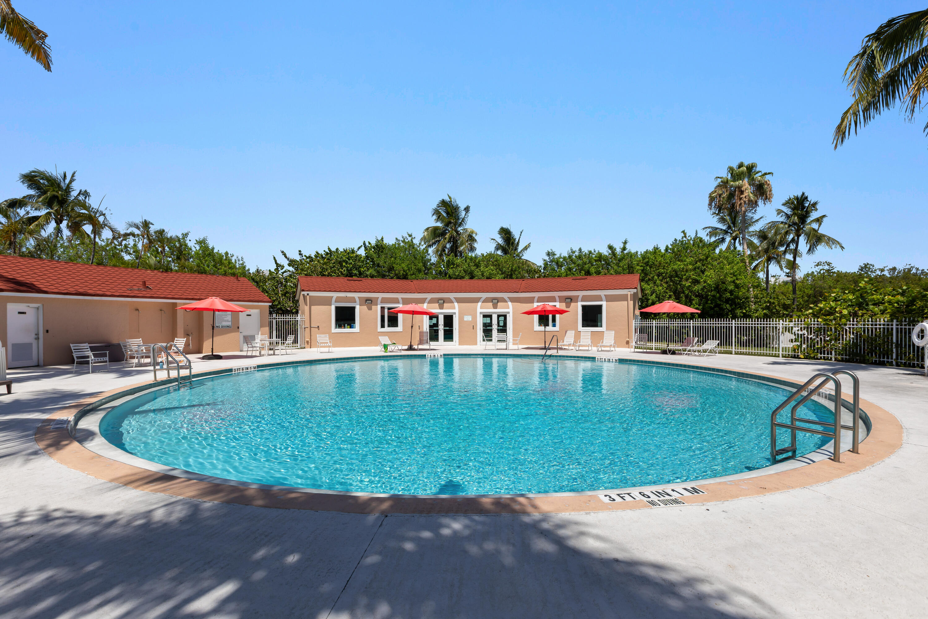 3930 S Roosevelt Boulevard Unit: E104