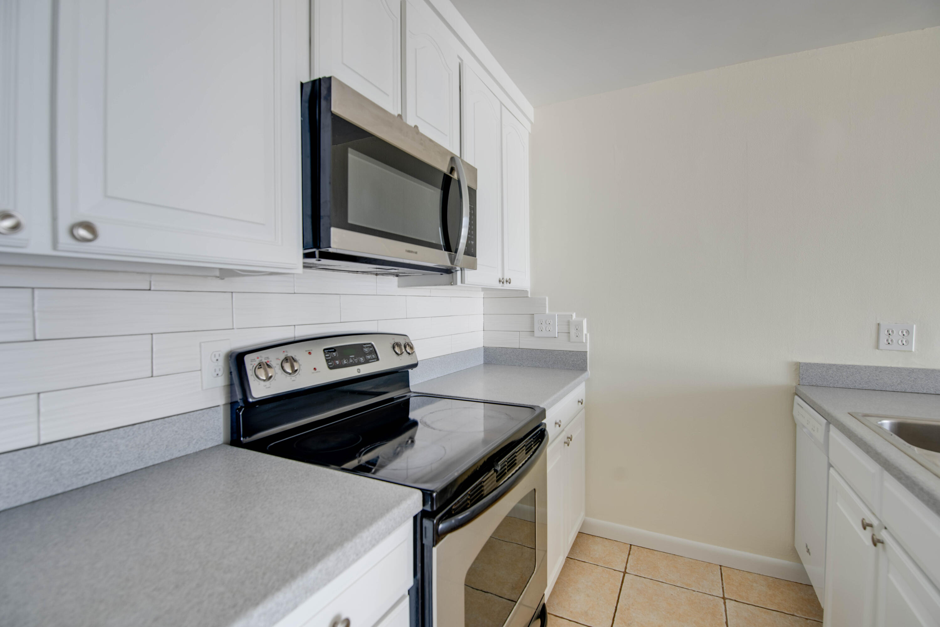 3312 Northside Drive Unit: 611