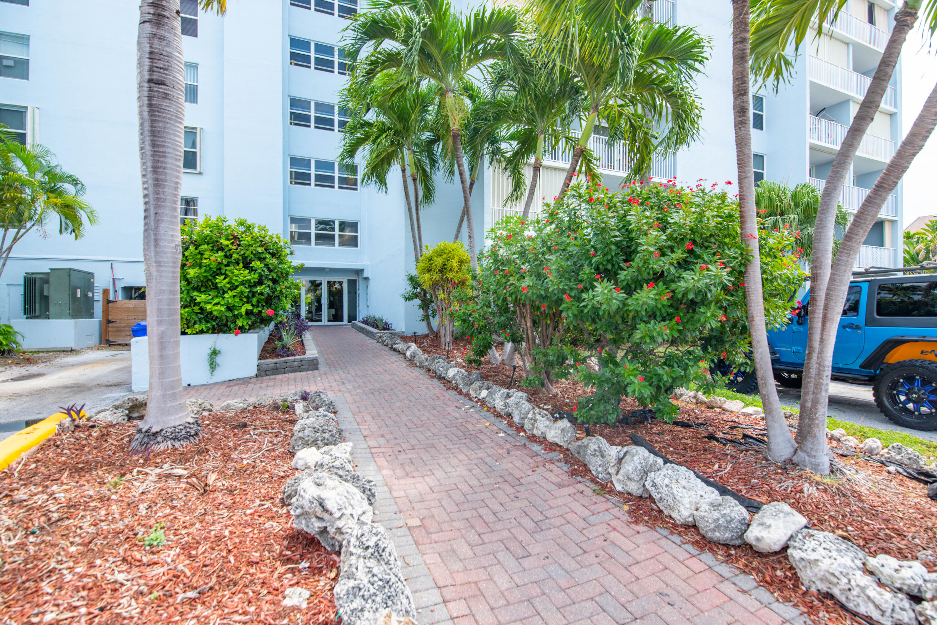 3312 Northside Drive Unit: 611