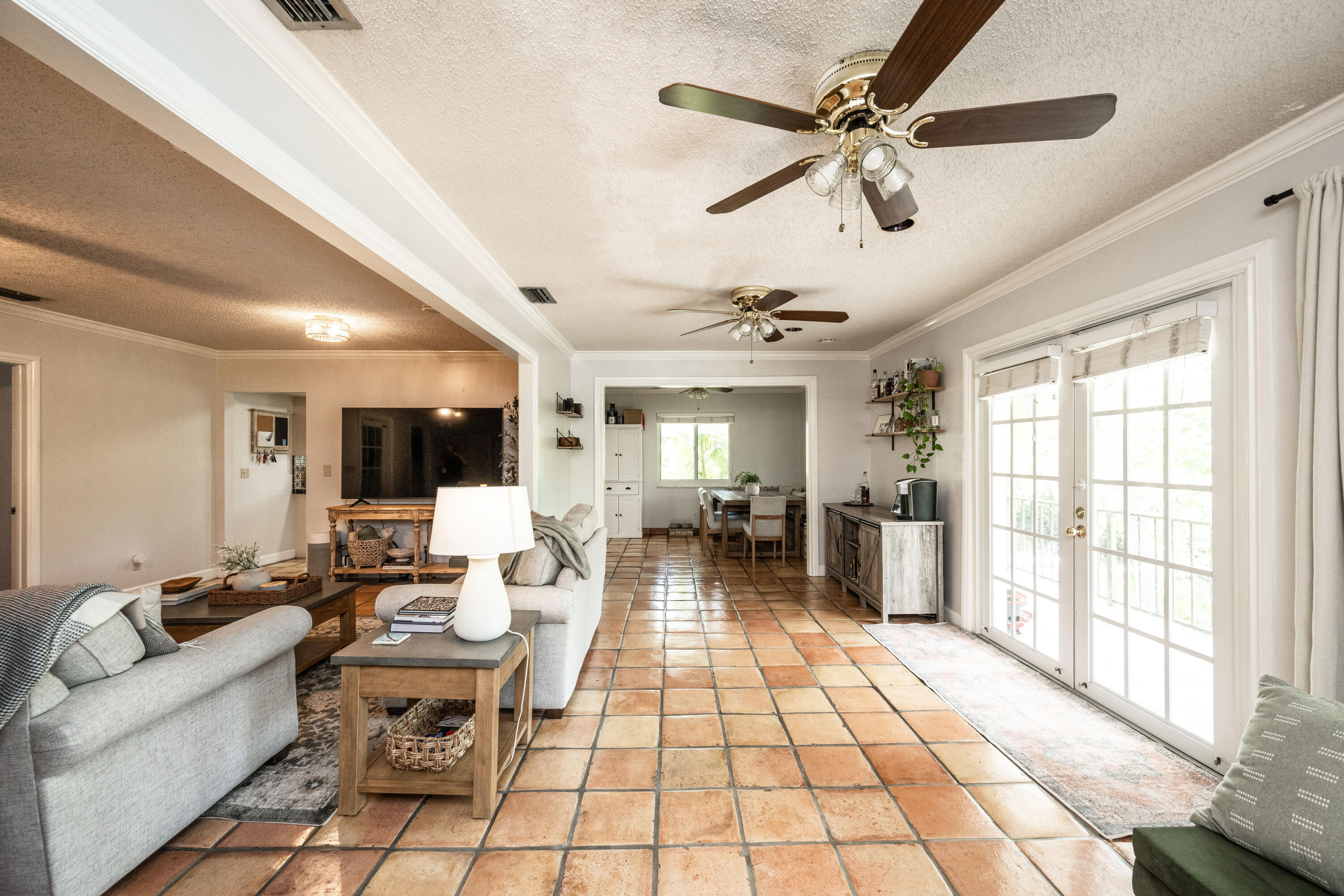 2811 Venetian Drive