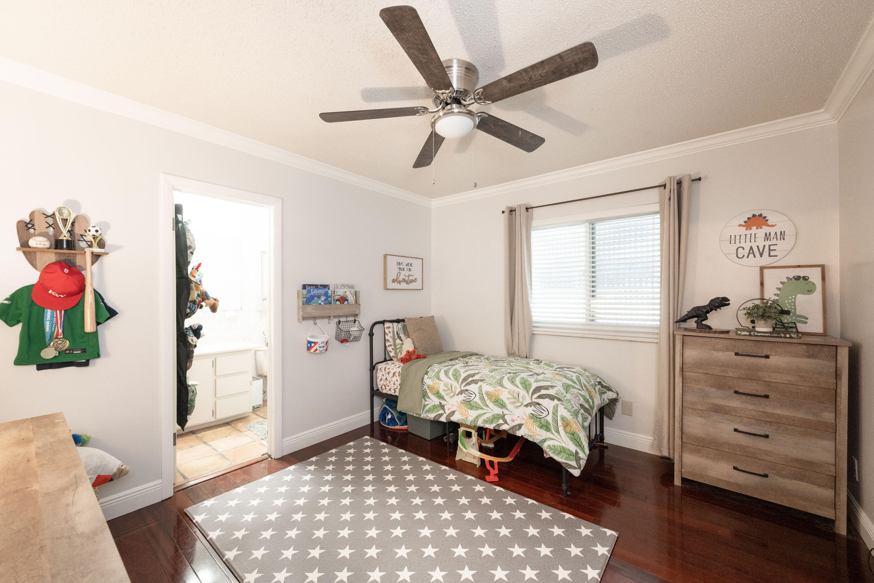 2811 Venetian Drive