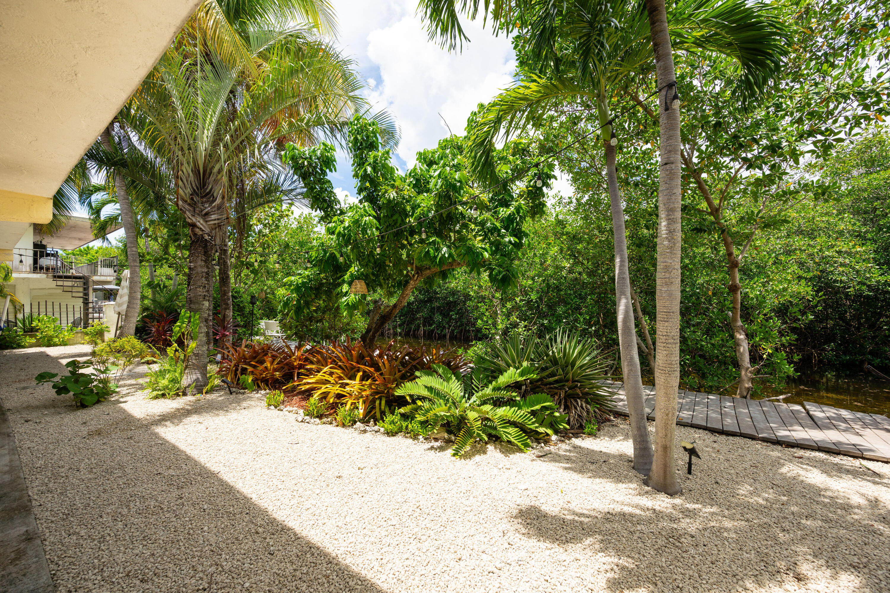 2811 Venetian Drive