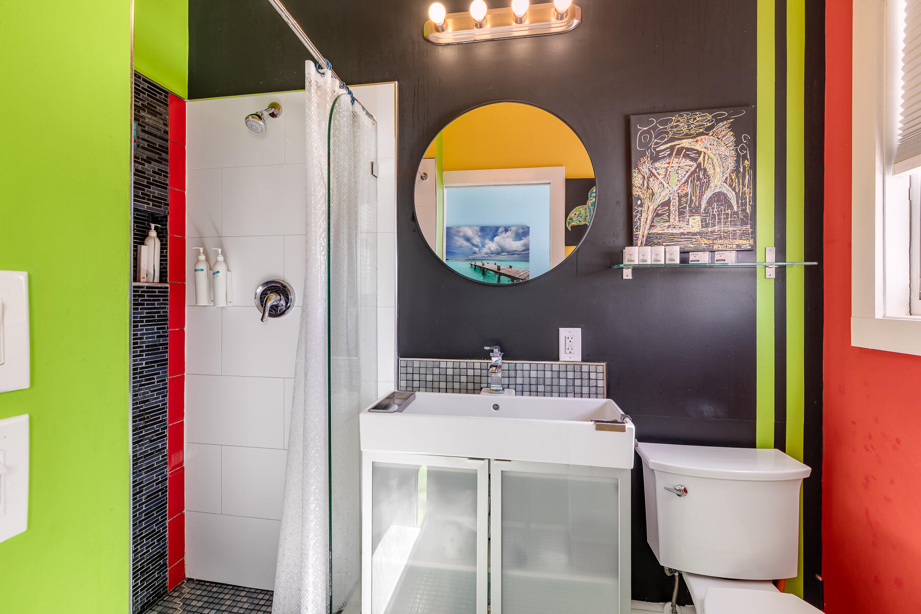 422 Amelia Street Unit: L6