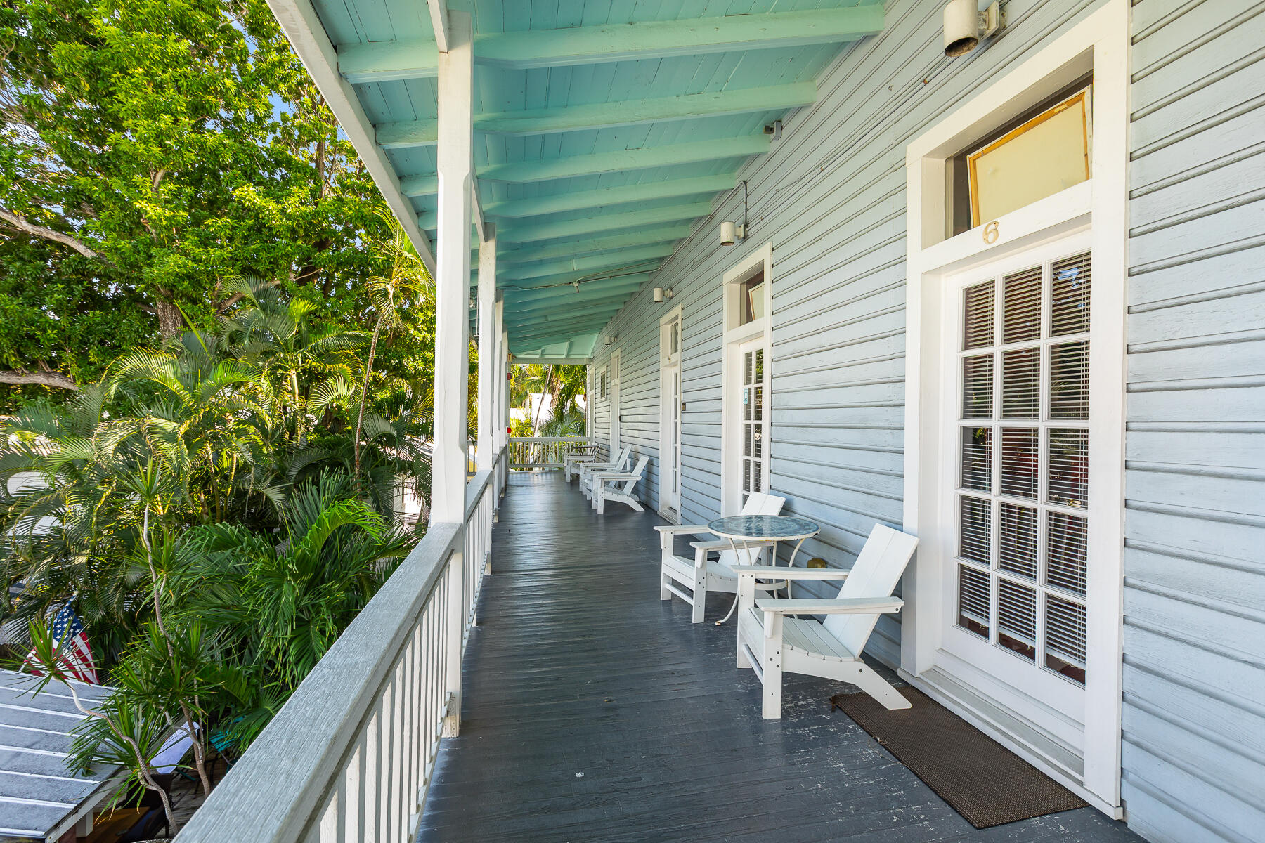 422 Amelia Street Unit: L6