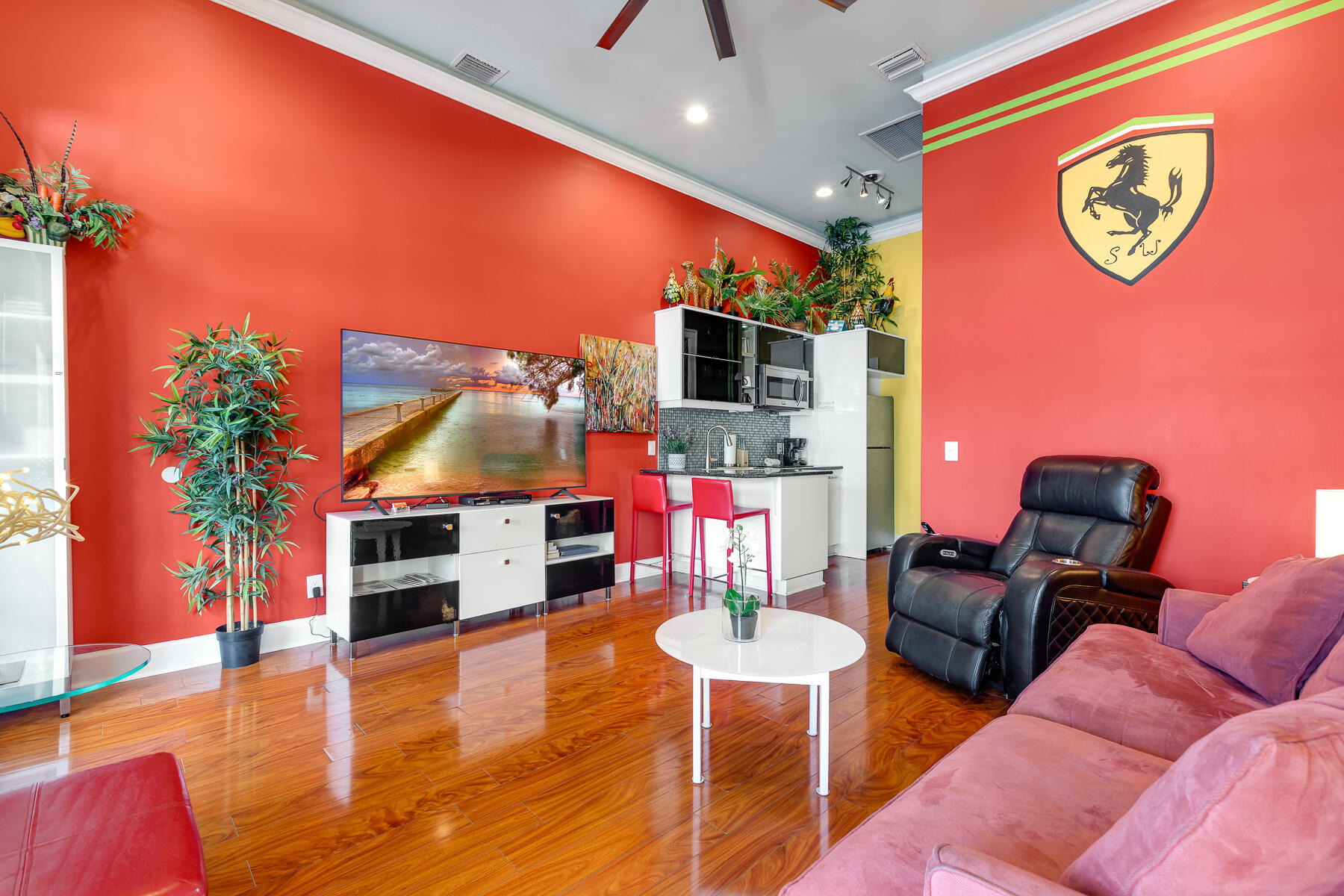 422 Amelia Street Unit: L6