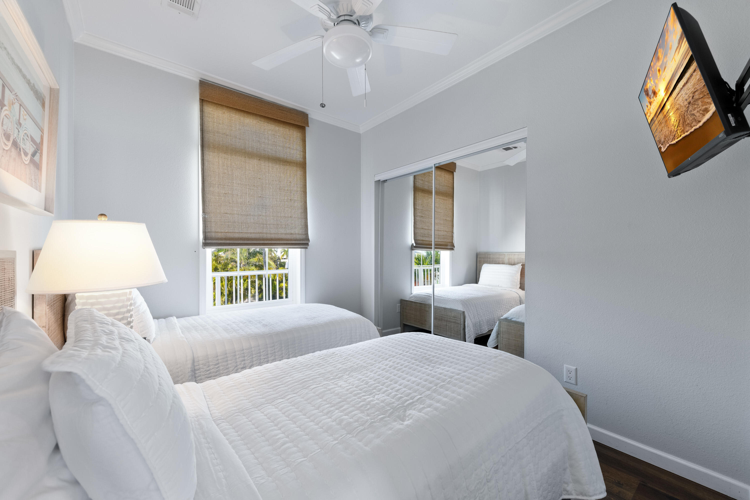 701 Spanish Main Drive Unit: 221