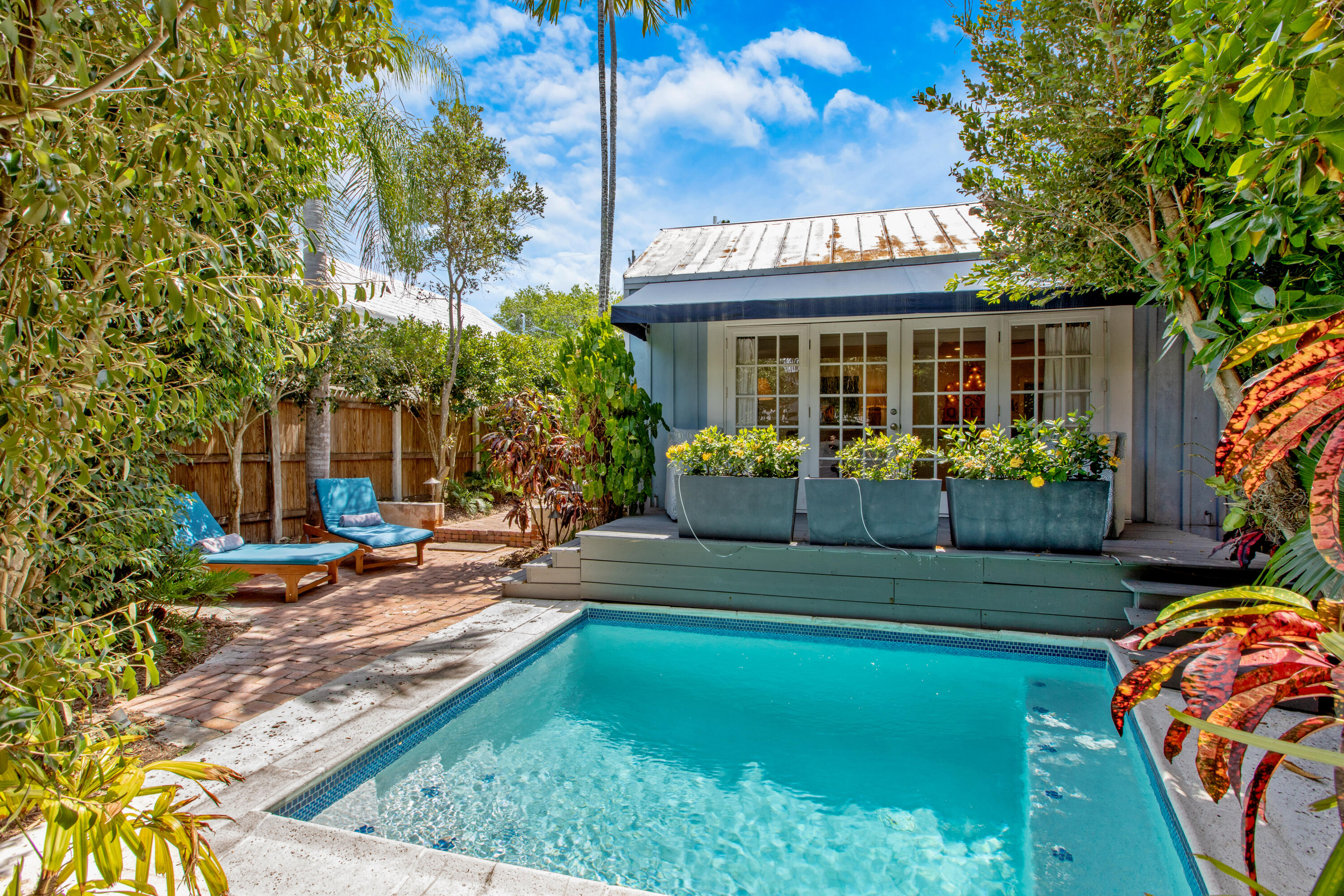 703 Elizabeth Street