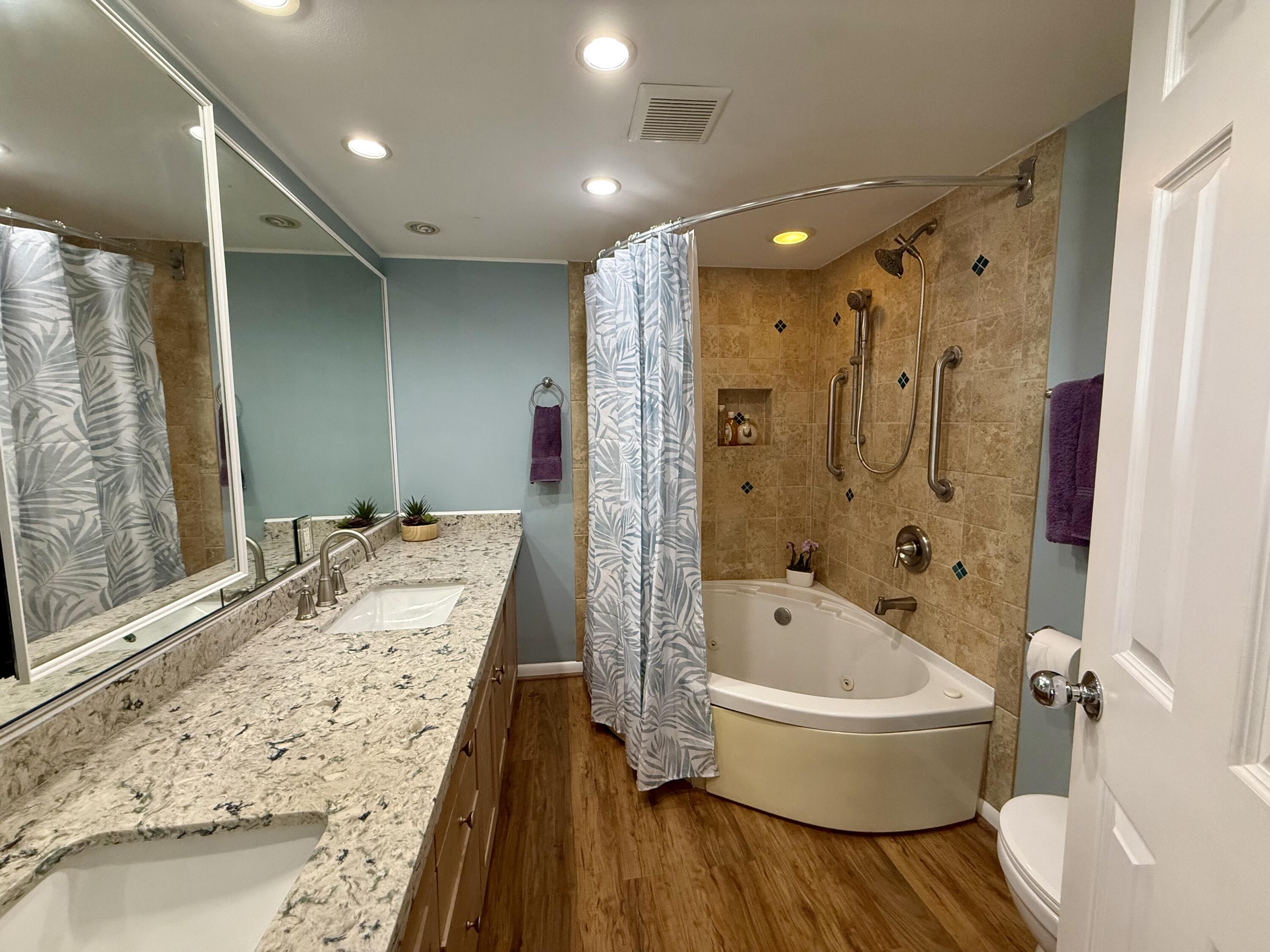 1901 S Roosevelt Boulevard Unit: 208E