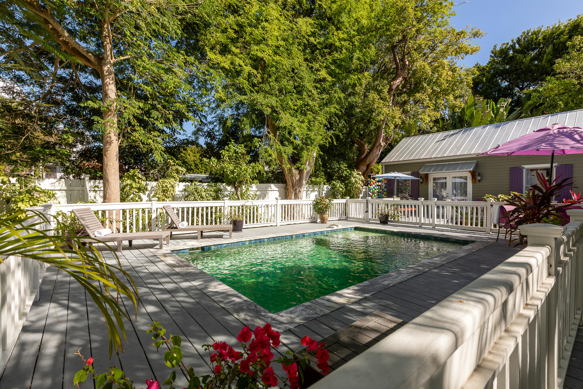 1305 Elizabeth Street