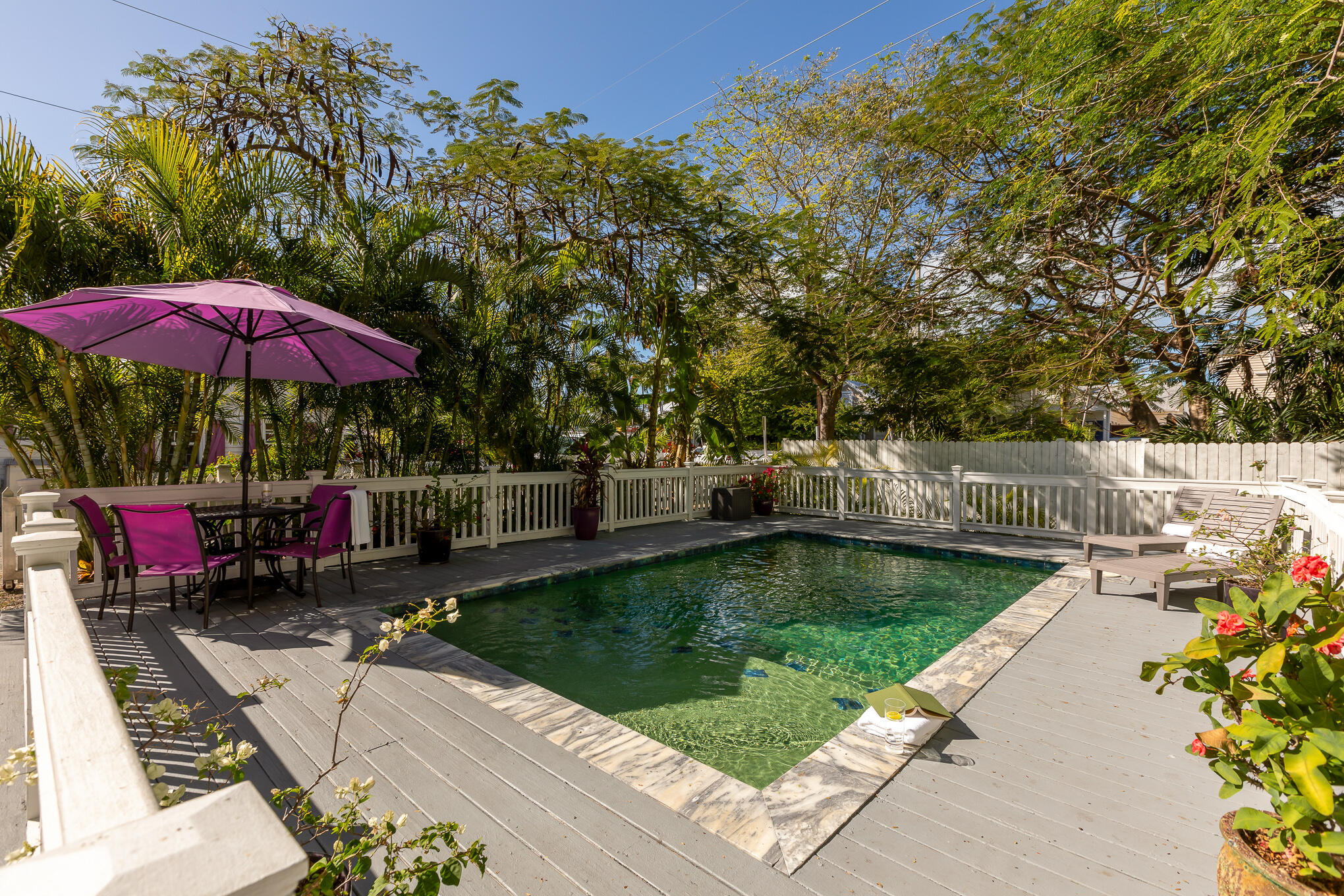 1305 Elizabeth Street