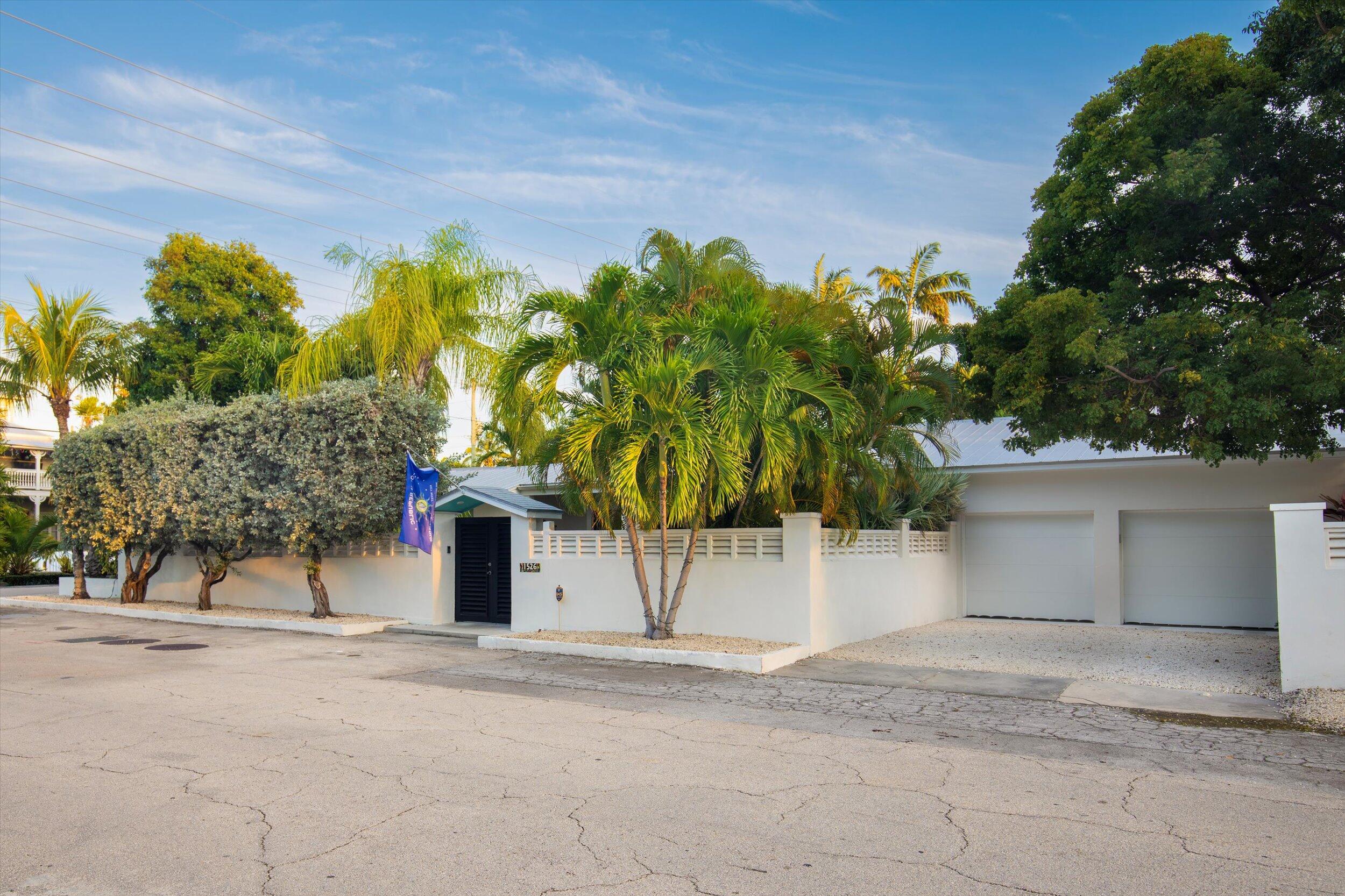 1526 Washington Street