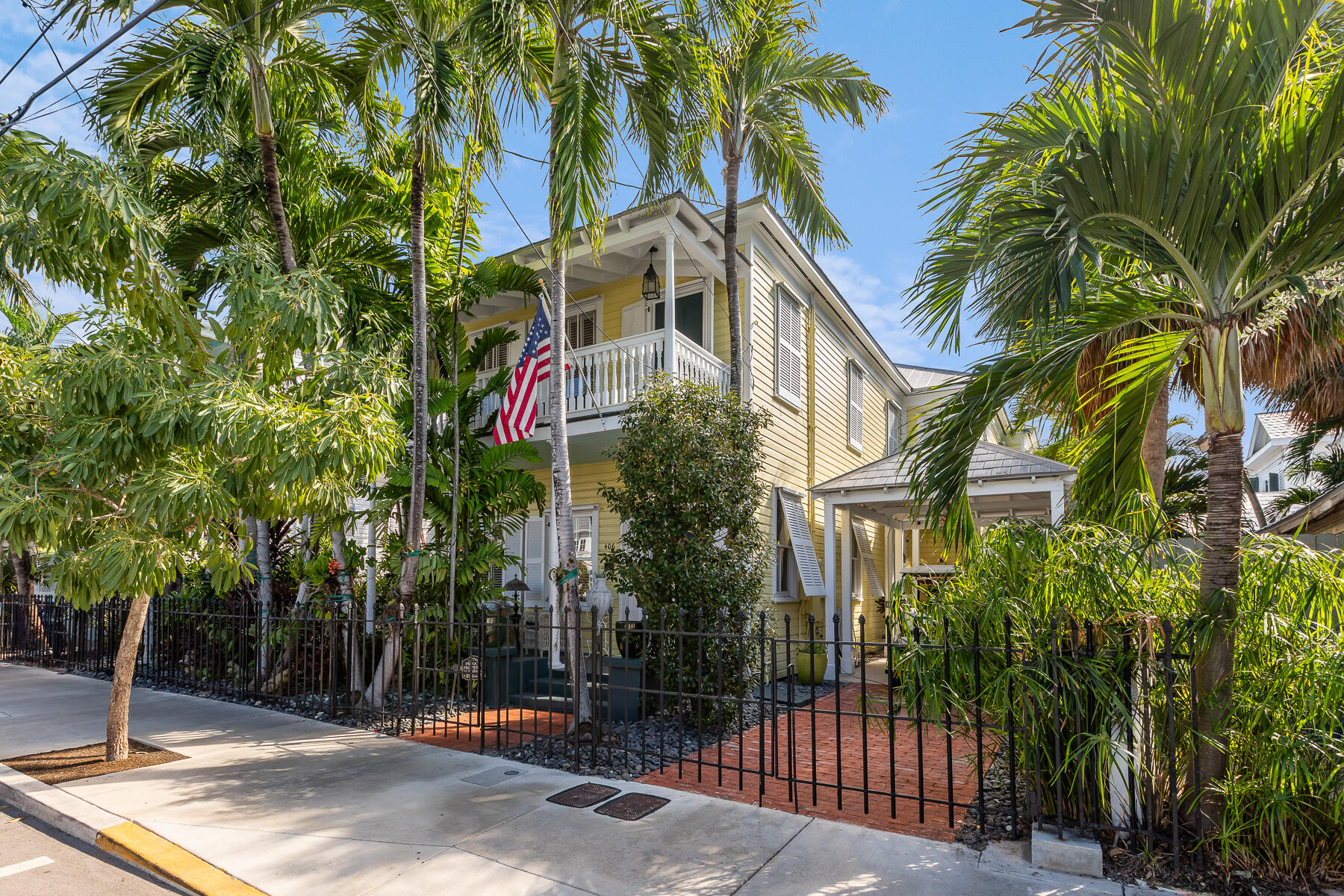 406 United Street