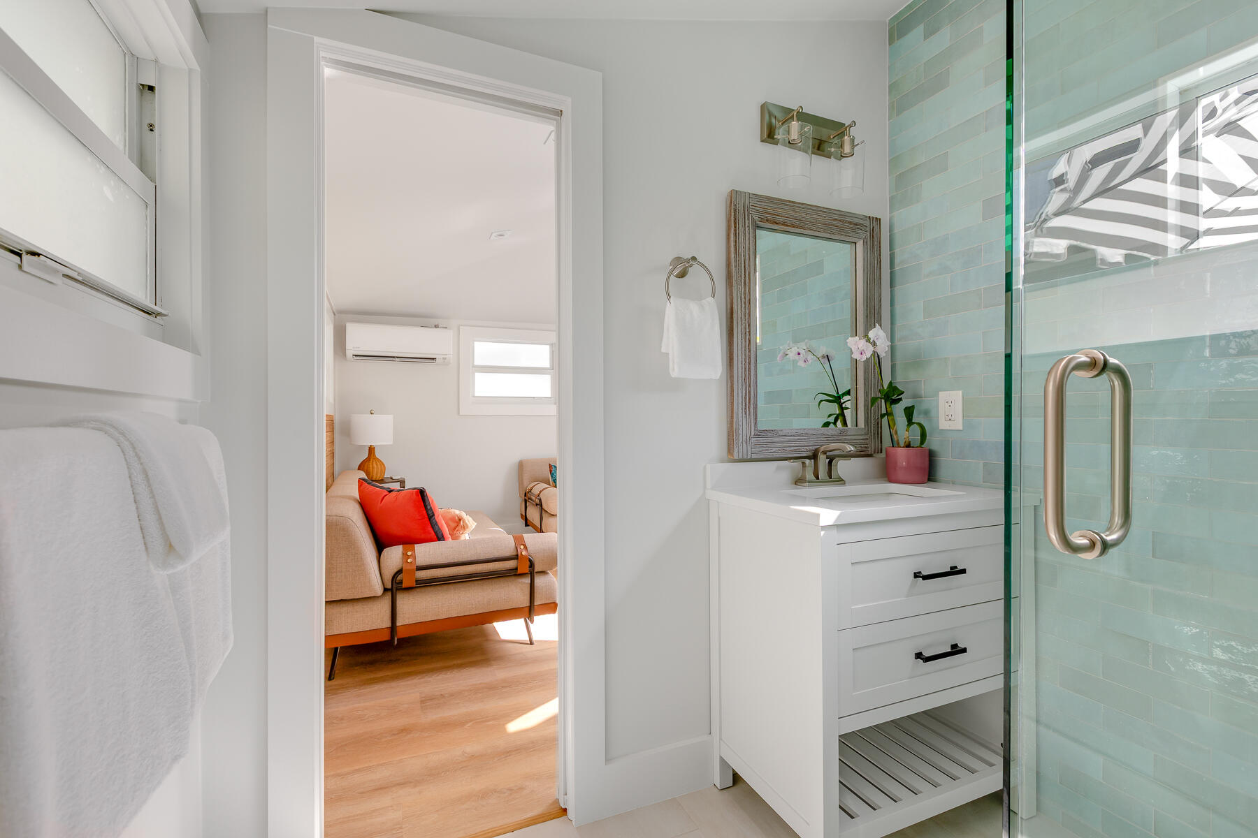 1114 Grinnell Street