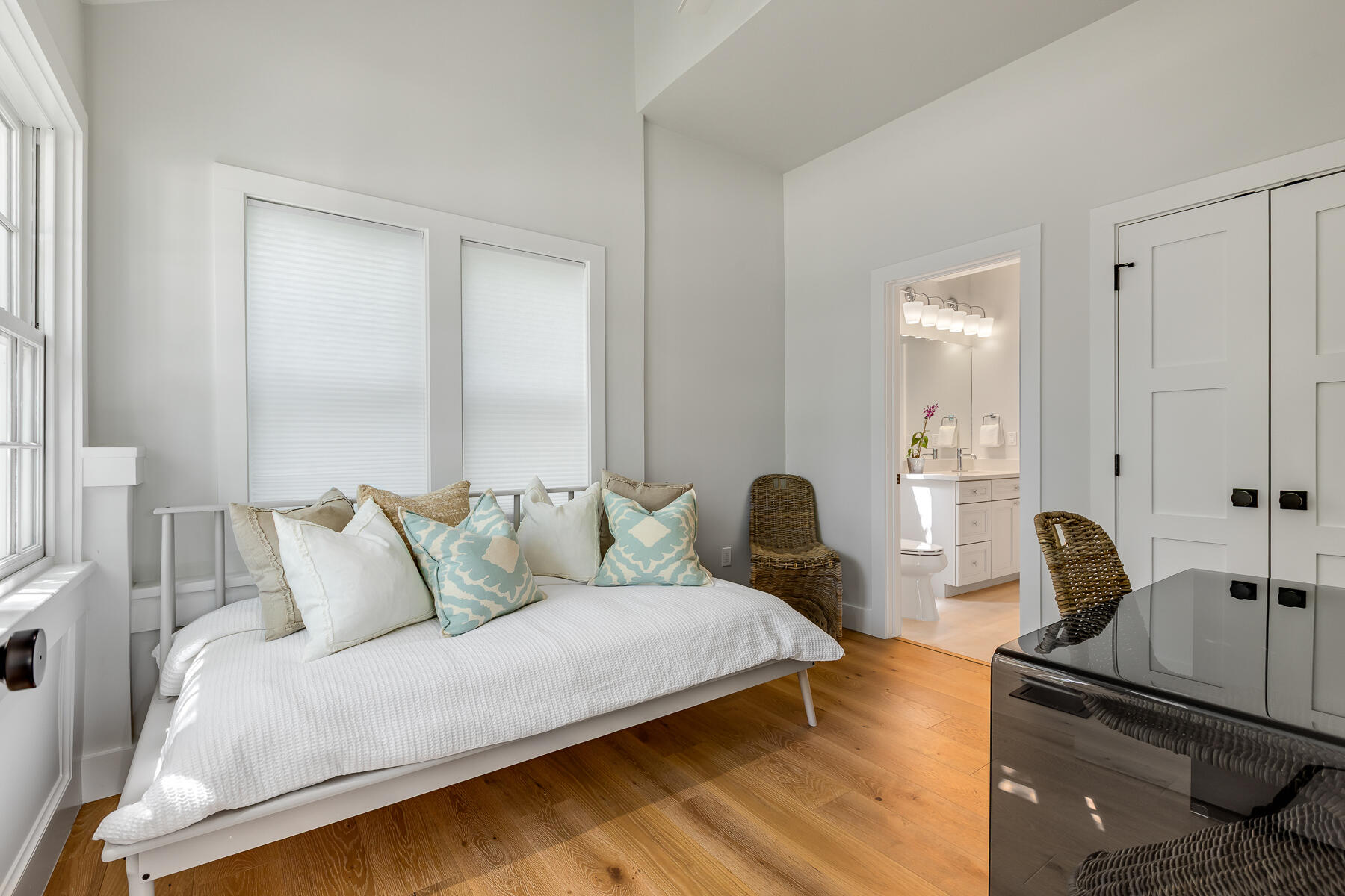 1114 Grinnell Street