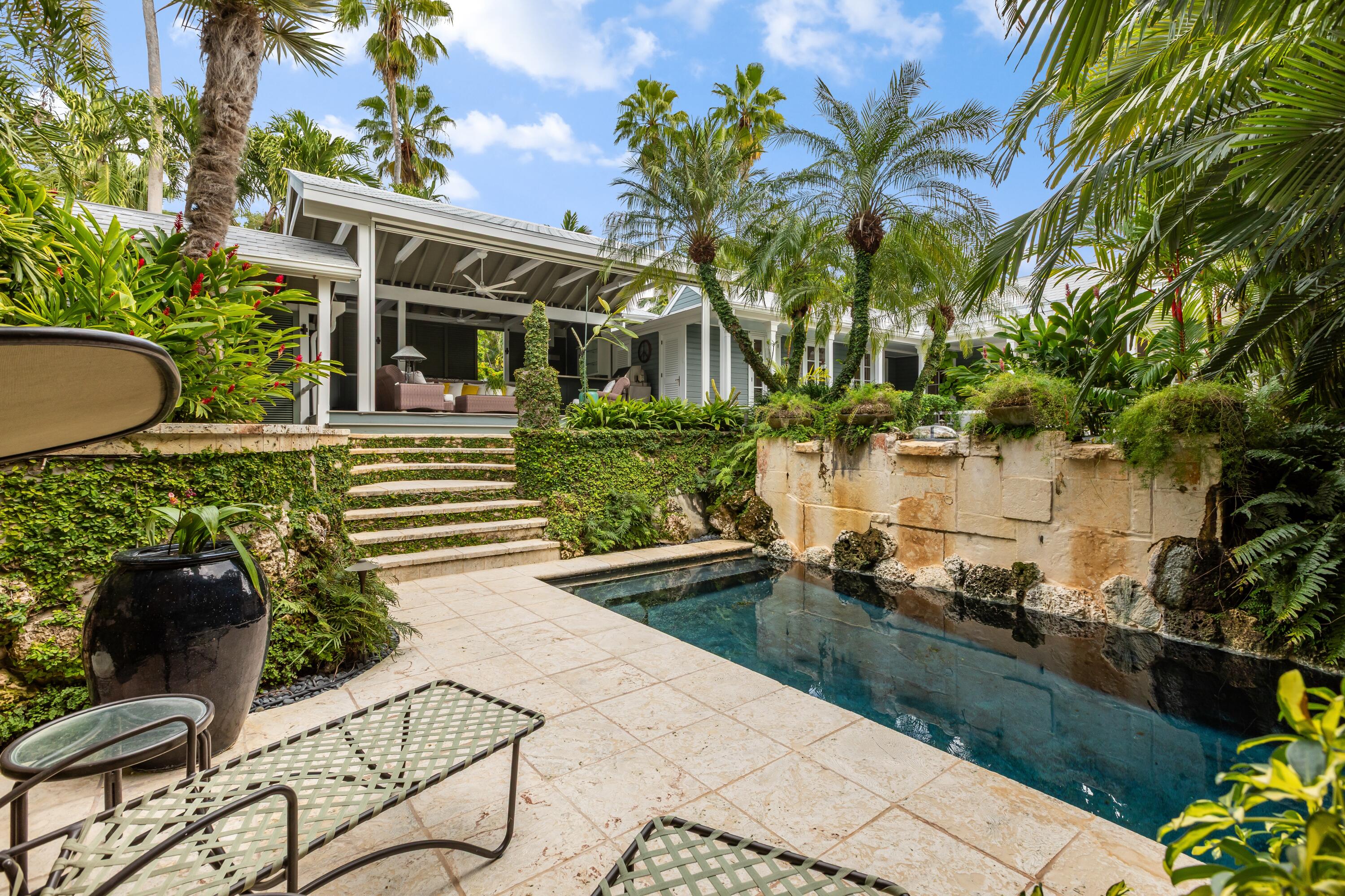 910-914 Watson Street