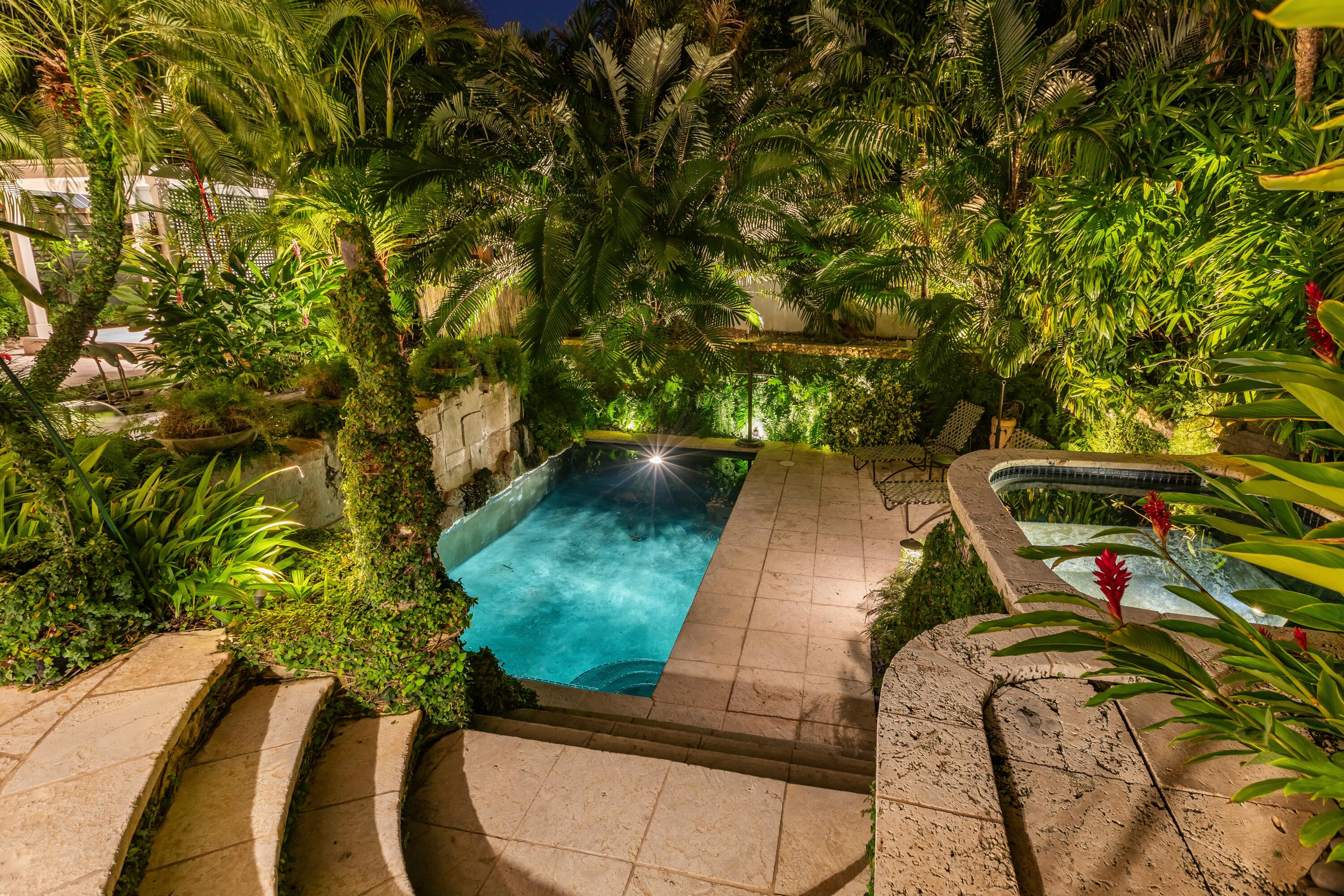 910-914 Watson Street